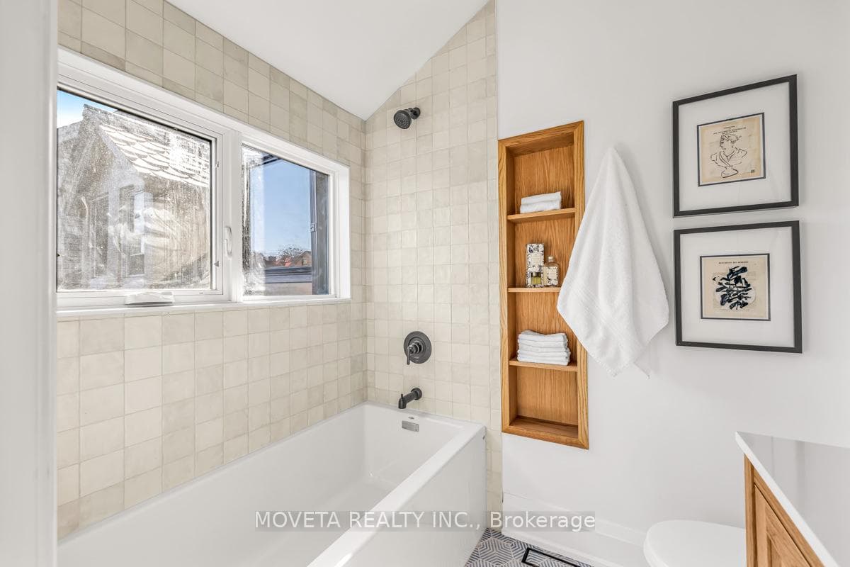 4 Piece Ensuite with large tub