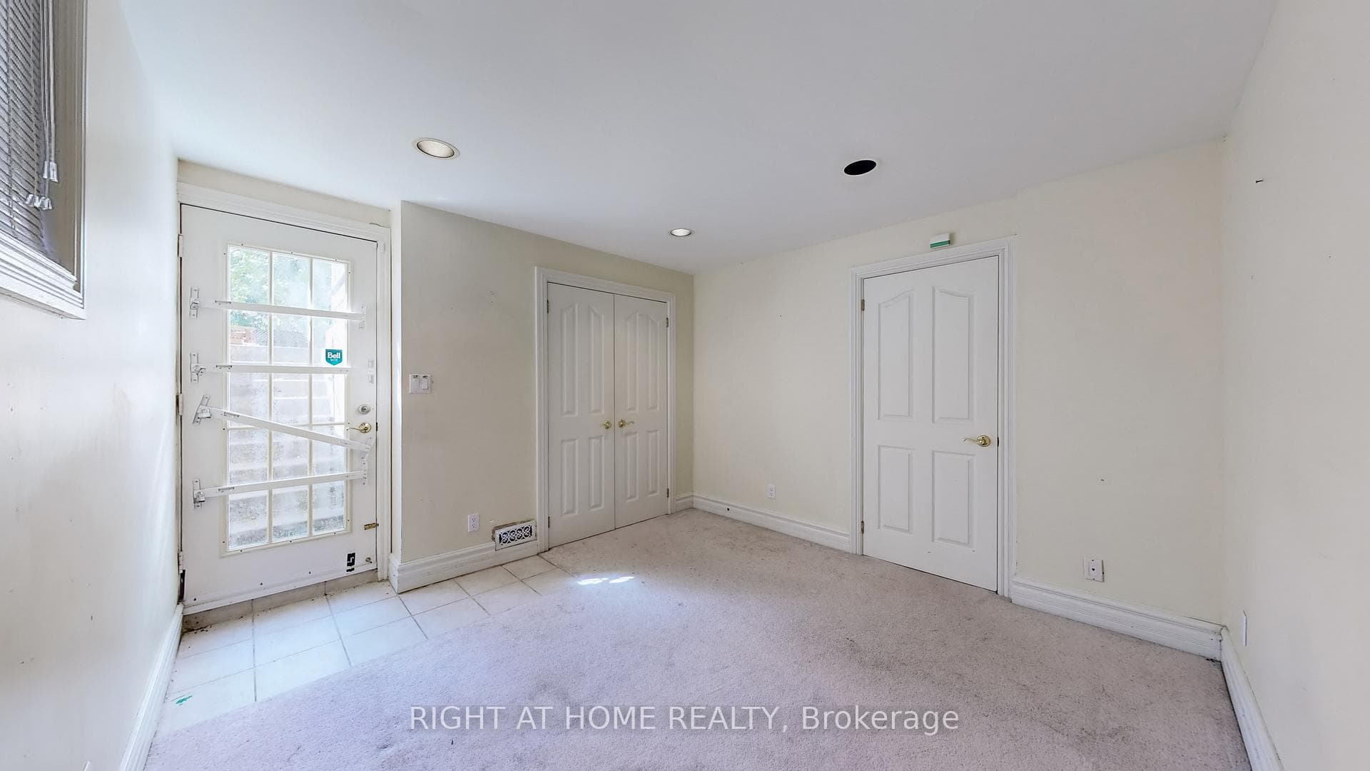 225 Kingsdale Avenue photo 18
