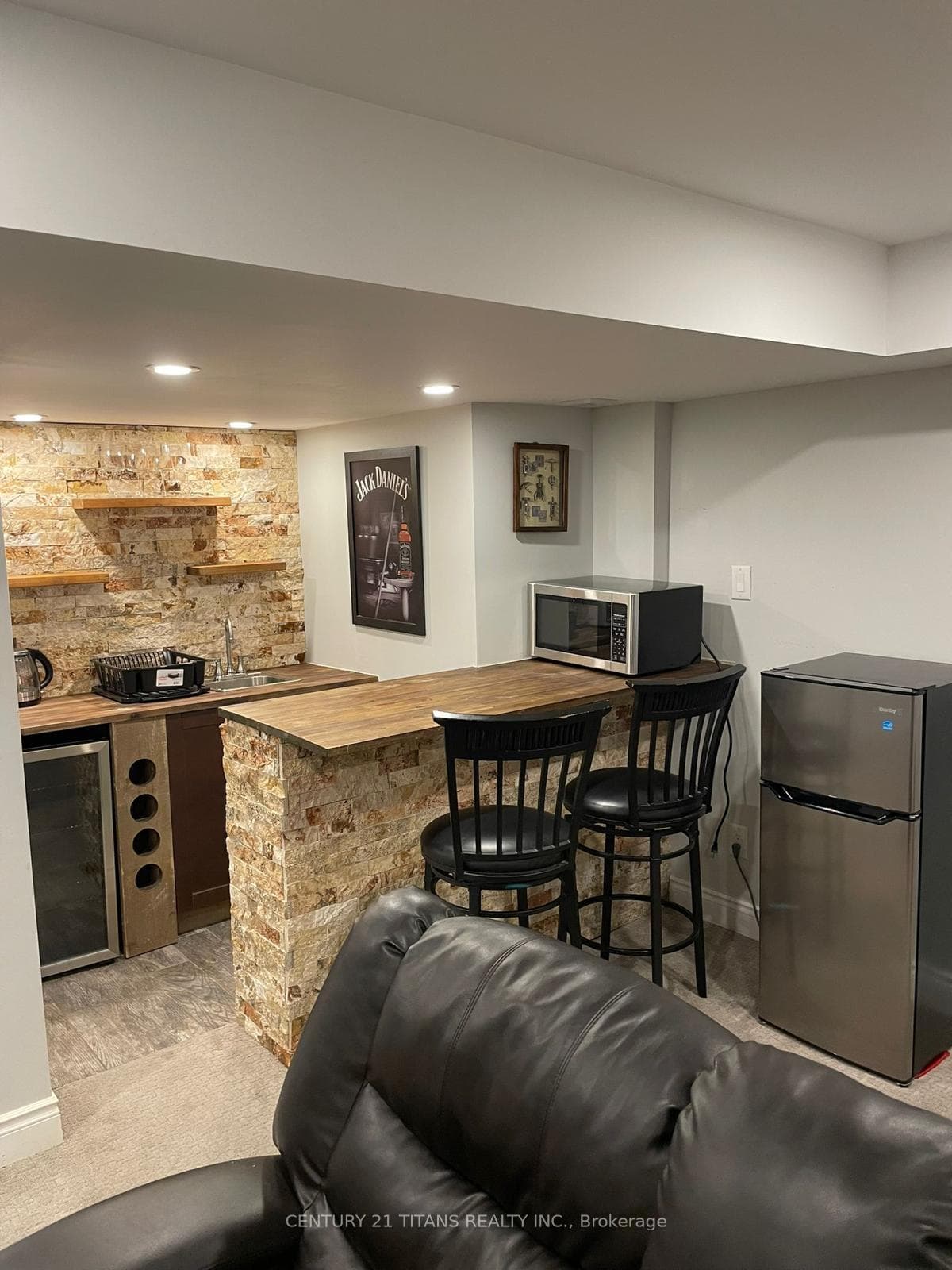 19 Leblanc Crescent Unit Bsmt photo 3