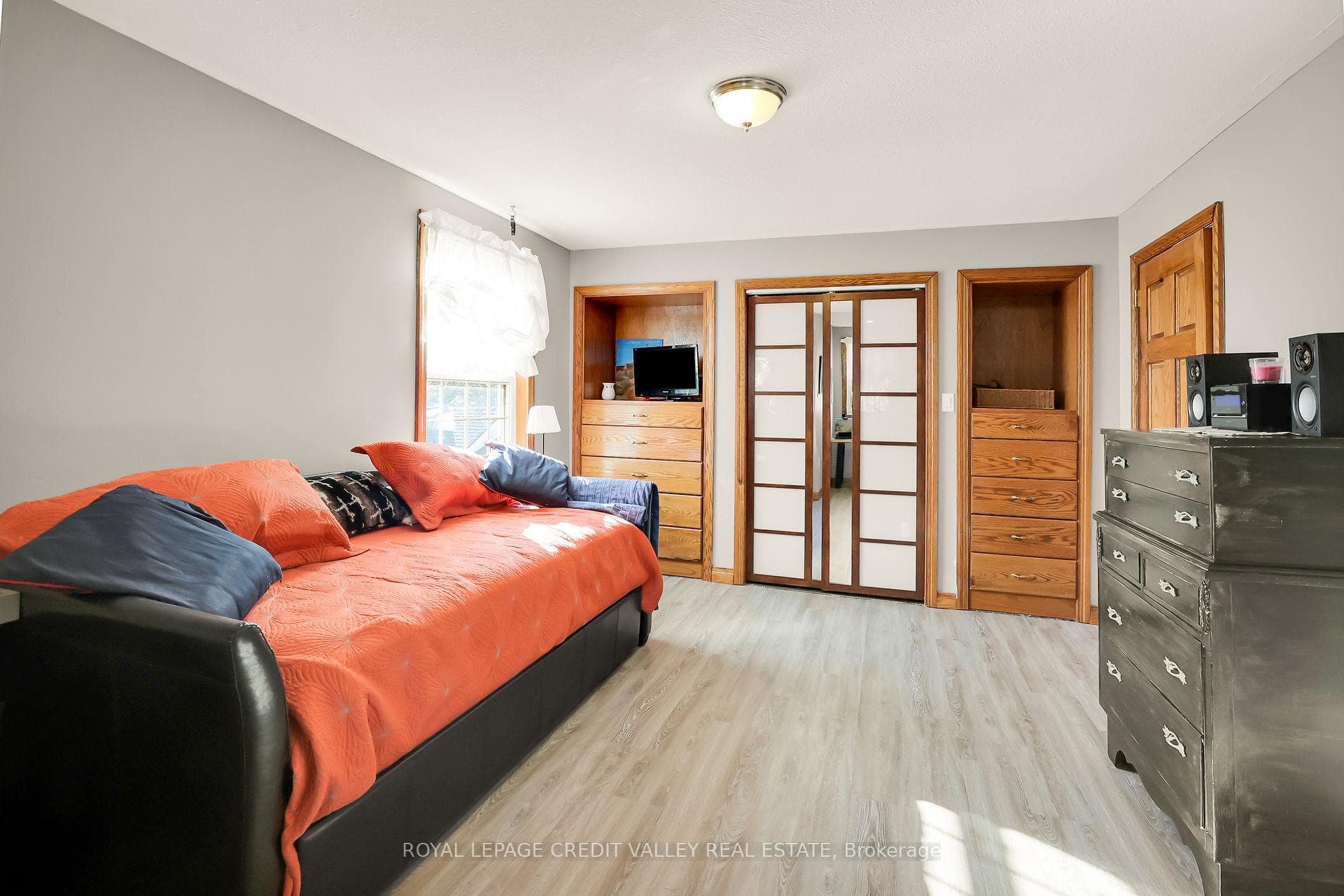 305 Cherrywood Avenue photo 25