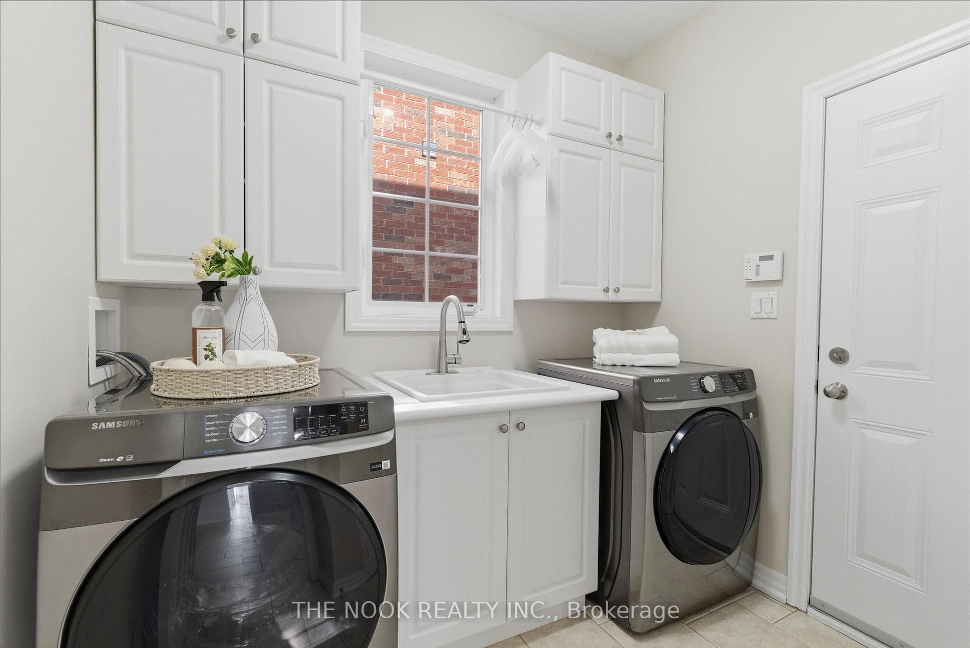 926 Red Deer Avenue photo 23