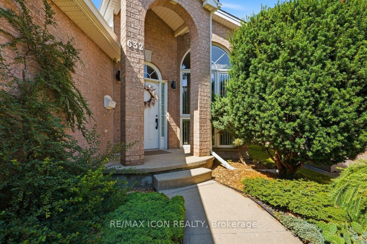 632 Thornwood Drive photo 2