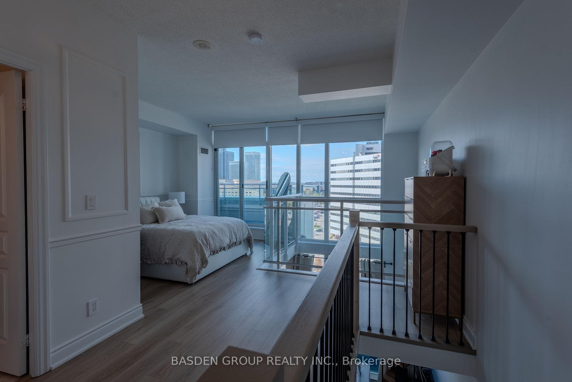 220 Burnhamthorpe Road Unit 920 photo 19