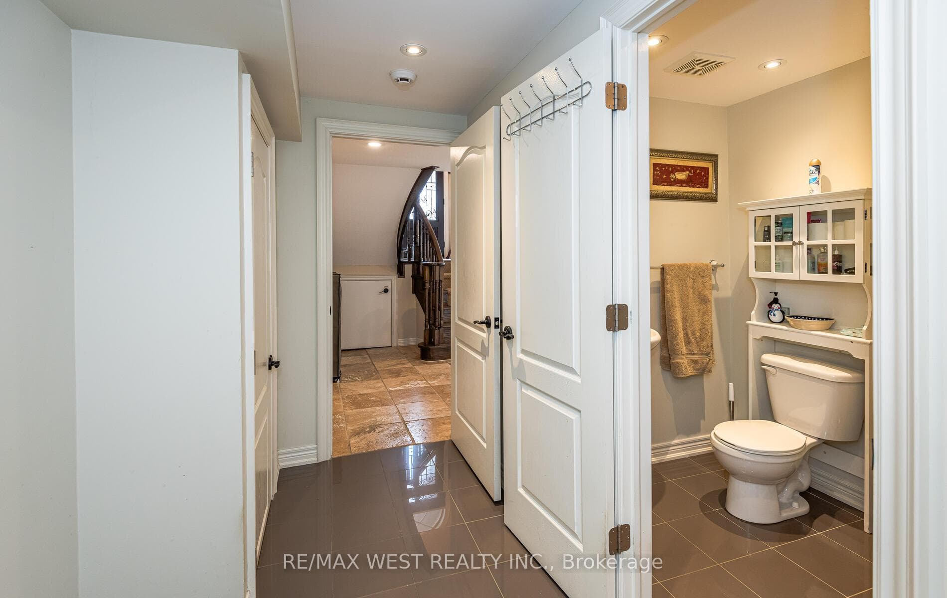 8 Carriage House Circle photo 32