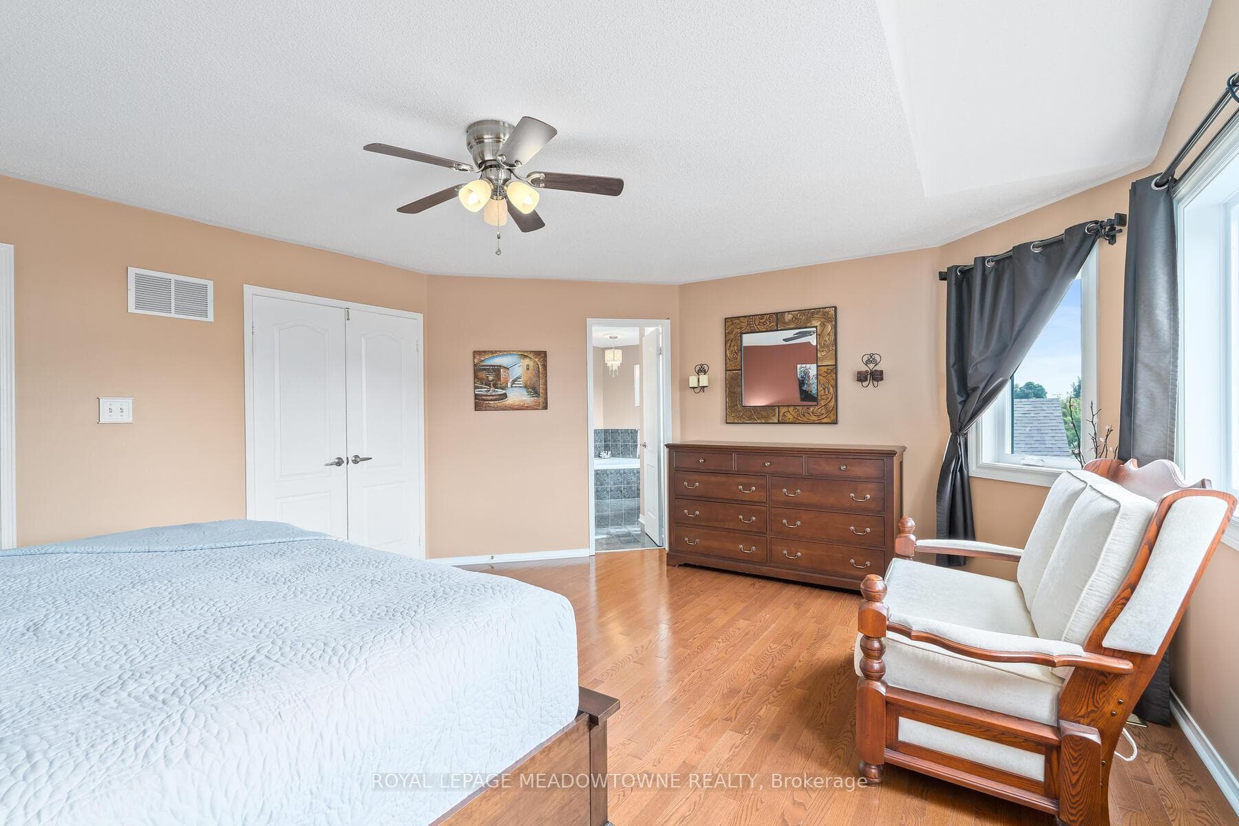 32 Oak Street photo 26