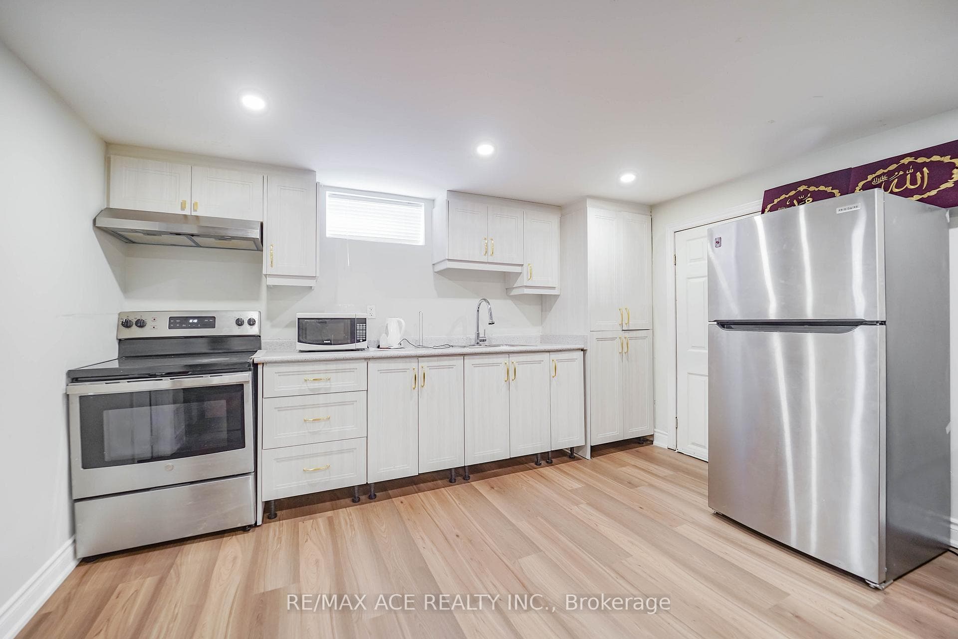 1425 Lakefield Street photo 35