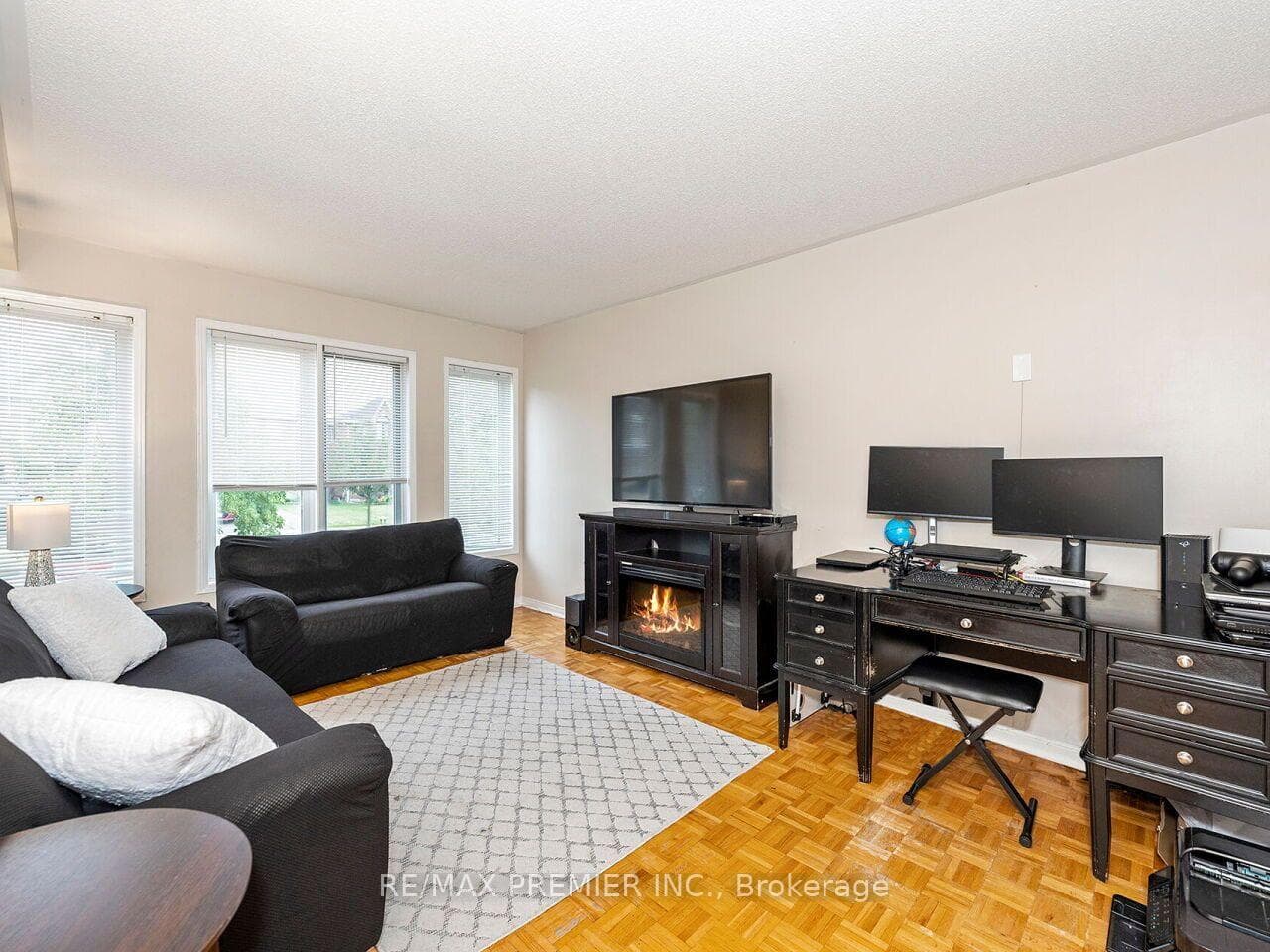 32 Stonebriar Drive photo 7