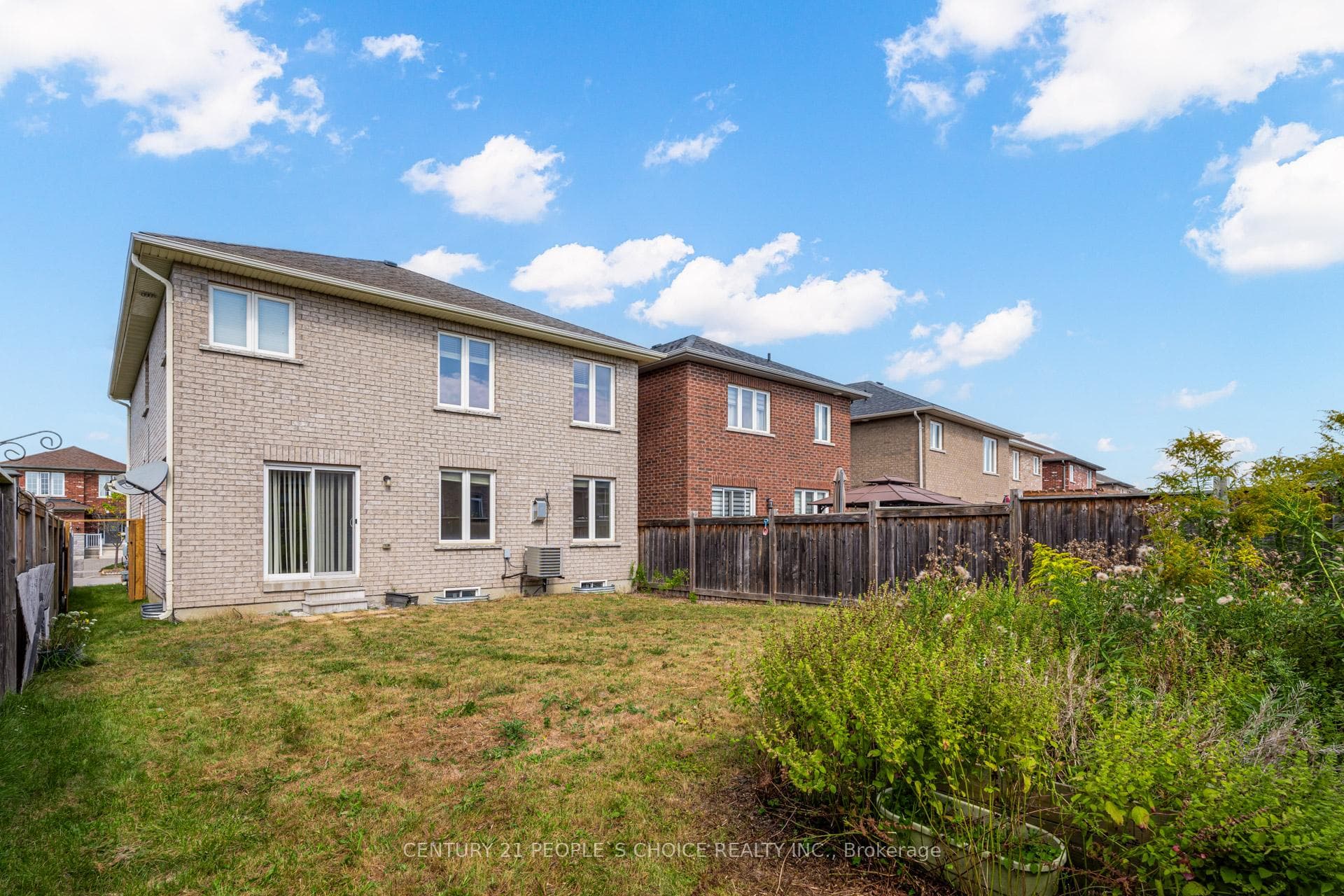 95 Richardson Crescent photo 37