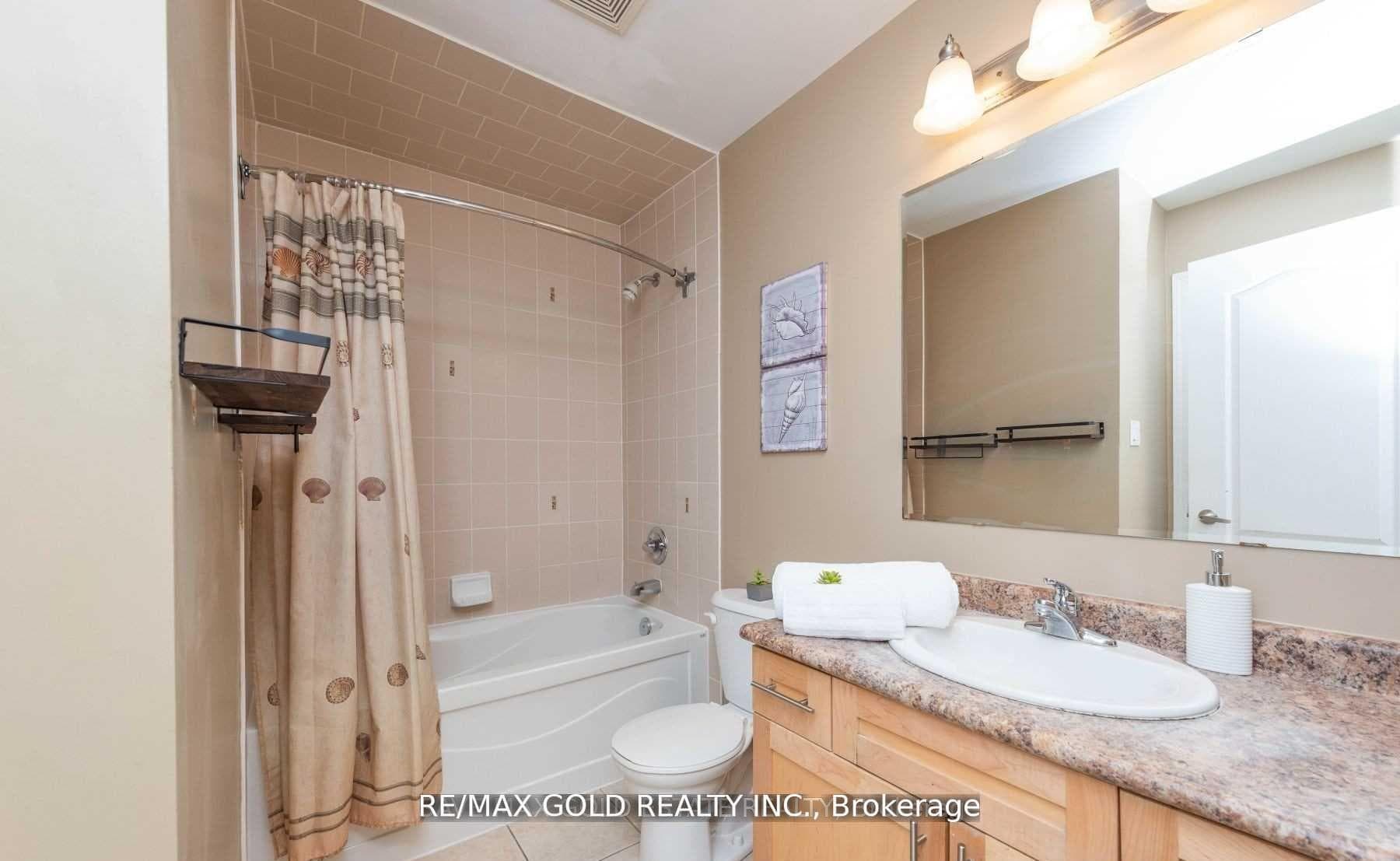 2nd Floor Bathroom