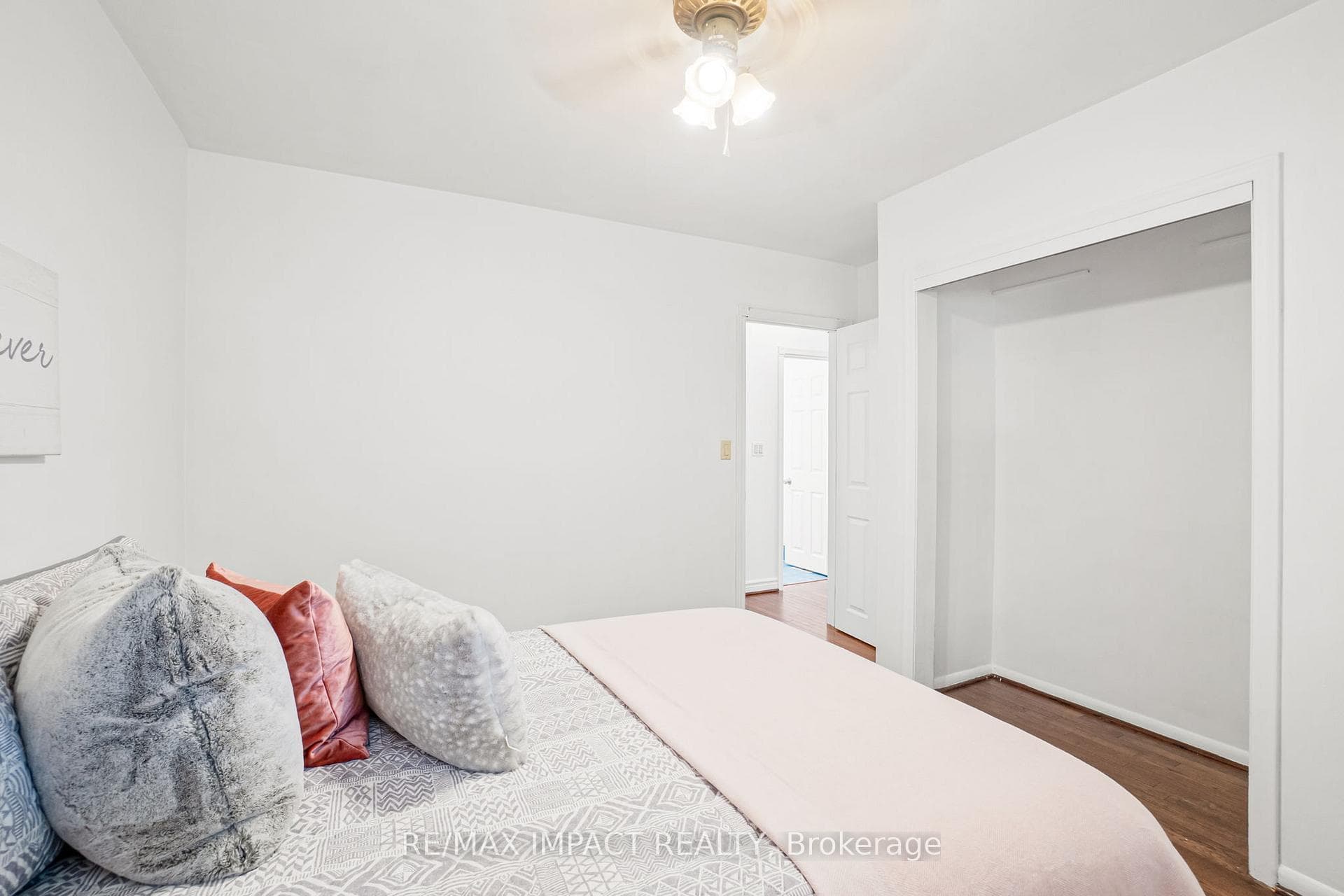 447 Campbell Street photo 32
