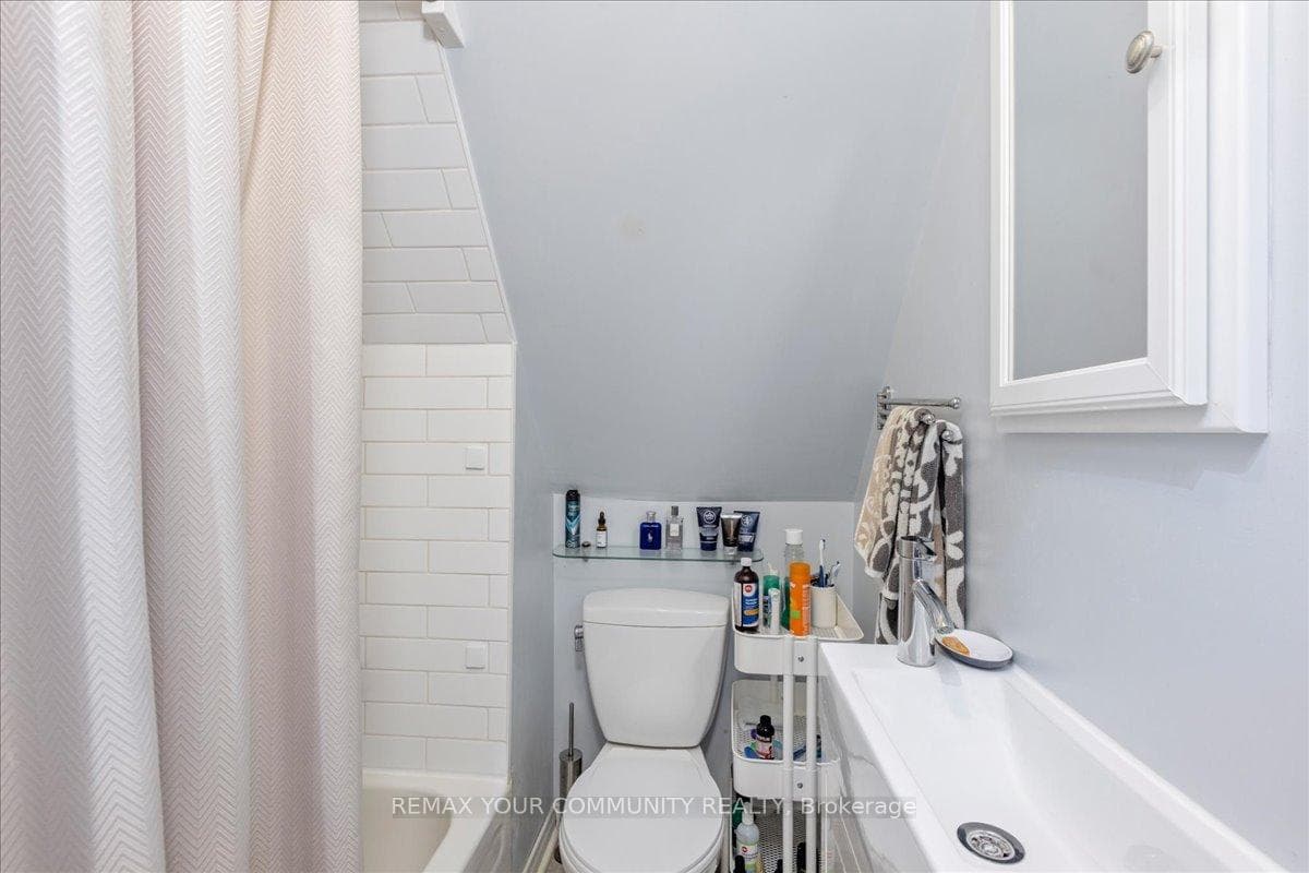 17 Farley Circle photo 19
