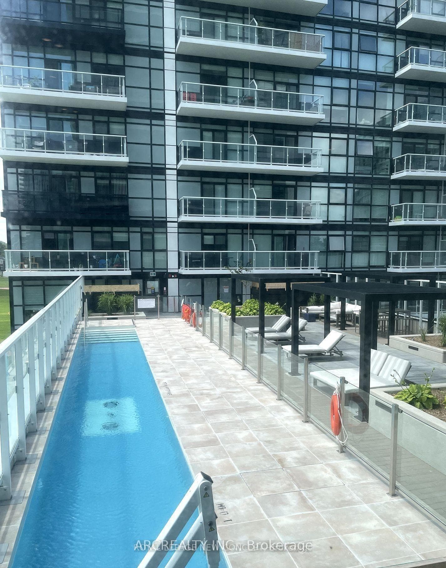 251 Manitoba Street Unit 104 photo 4