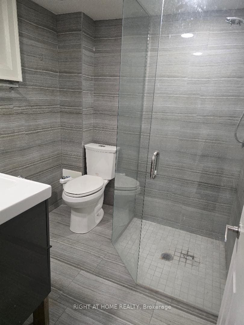 53 Major Mackenzie Drive Unit Basement Apartment photo 8