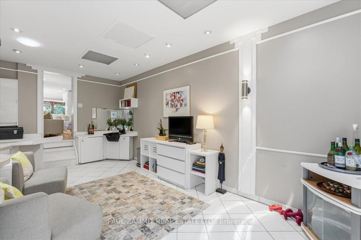 12 Kings College Road photo 17