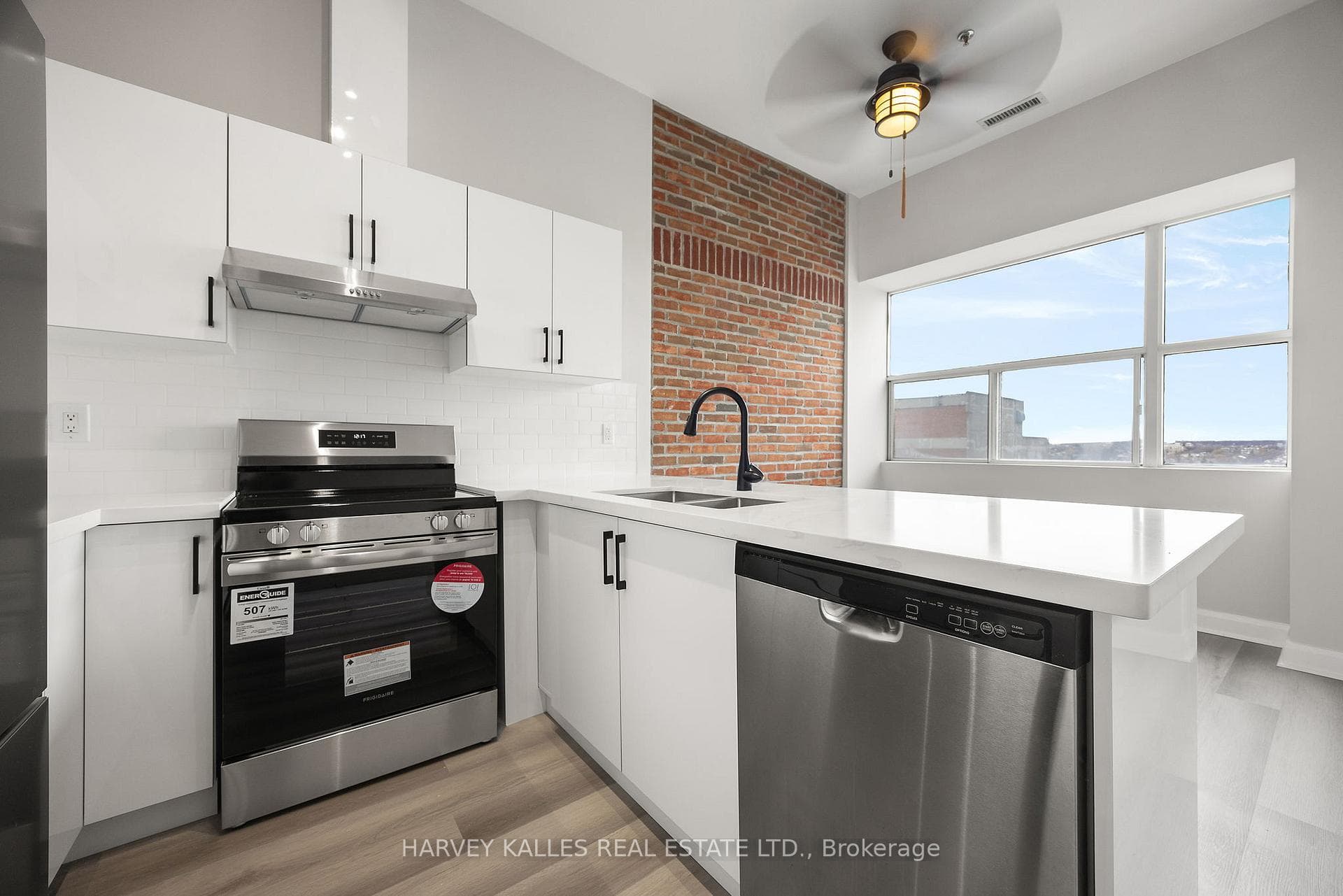 700 King Street Unit 1006 photo 23