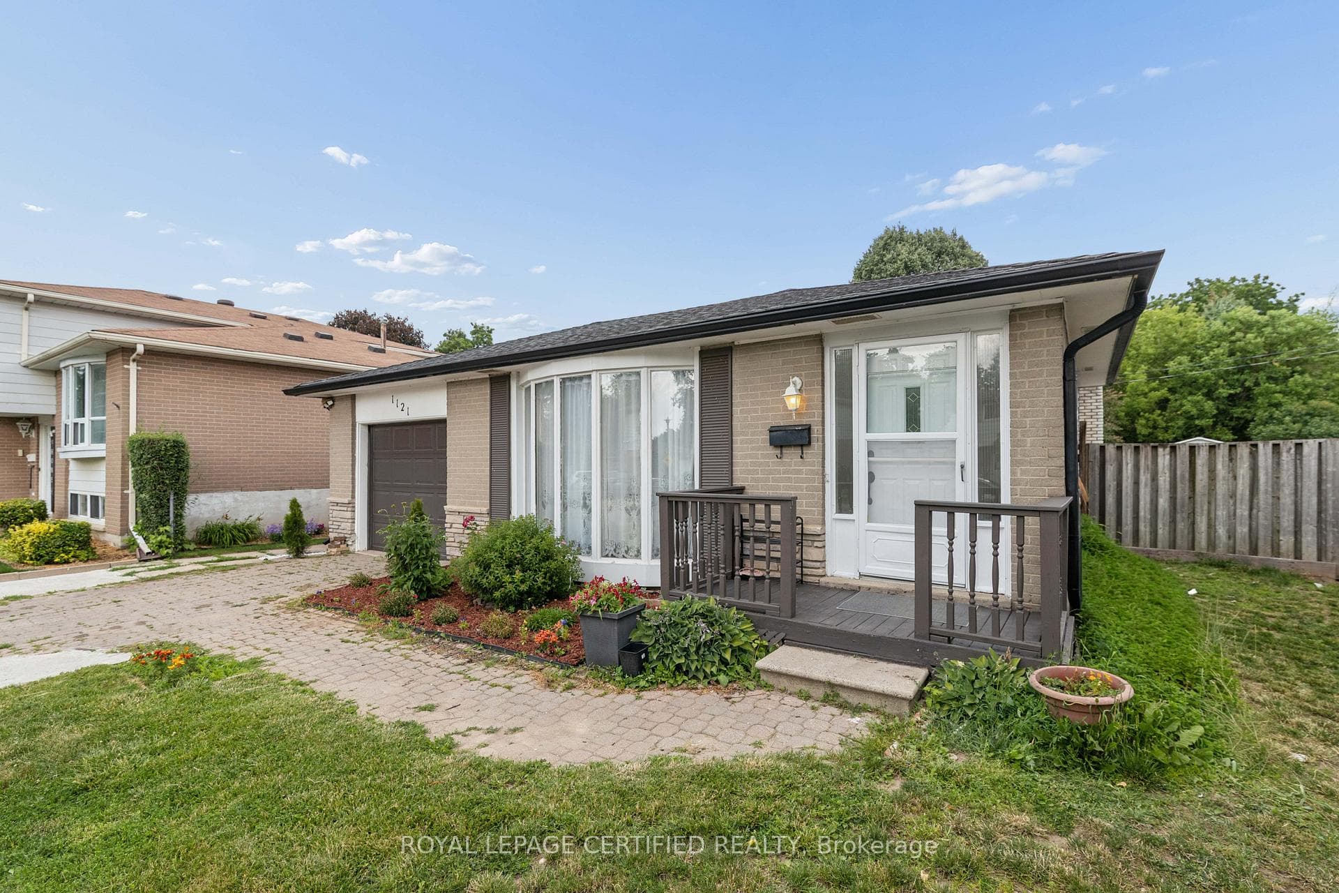 1121 Valentine Drive photo 4