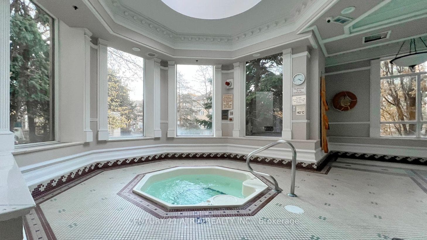 Jacuzzi Tub