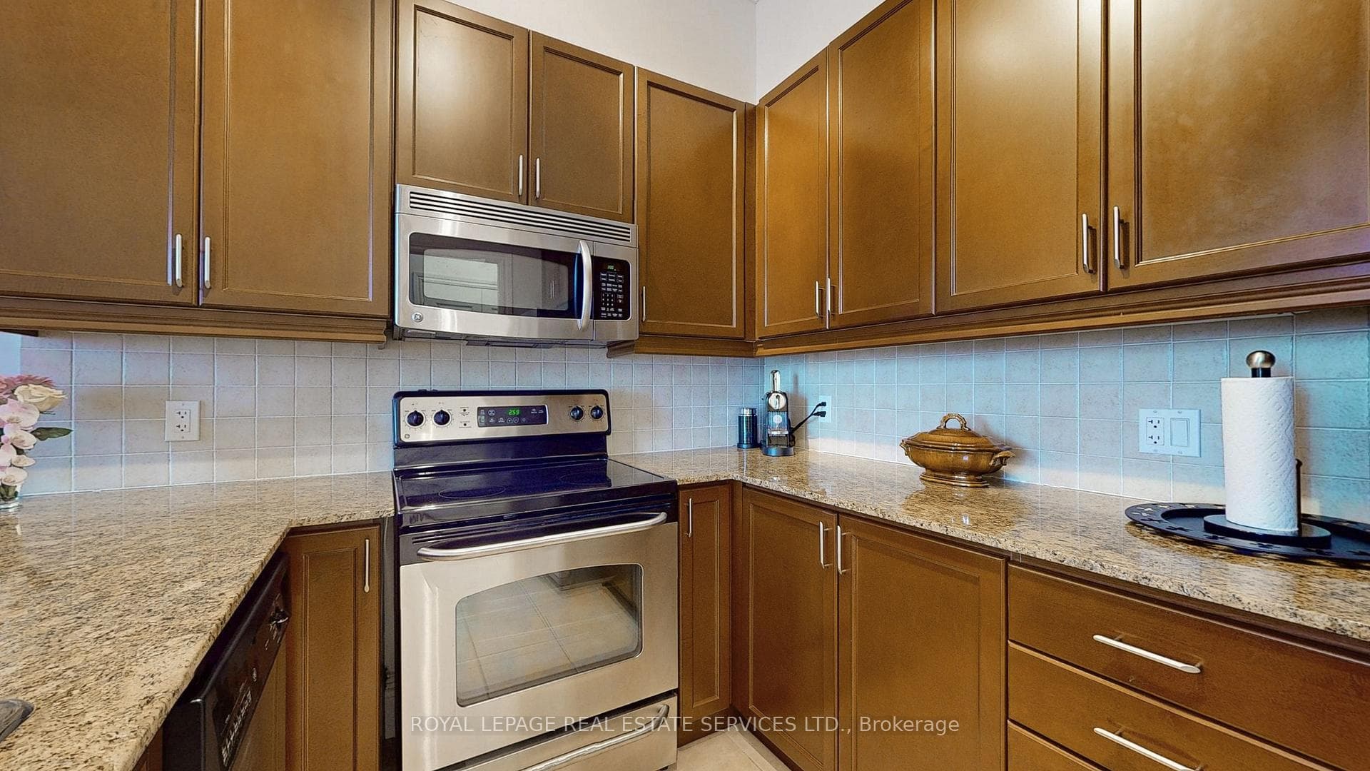25 Earlington Avenue Unit PH608 photo 9
