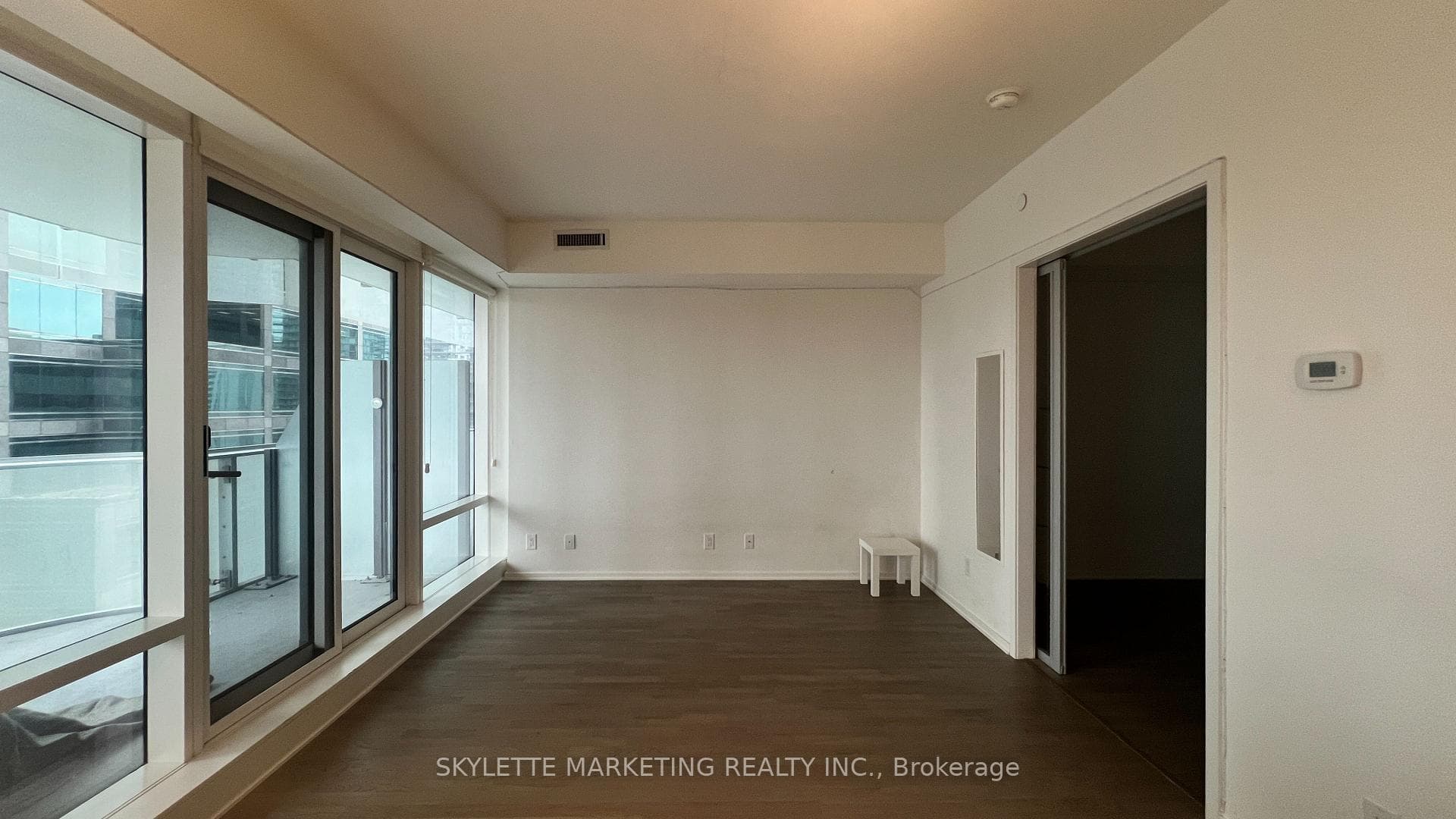 1 Bloor Street Unit 1002 photo 6