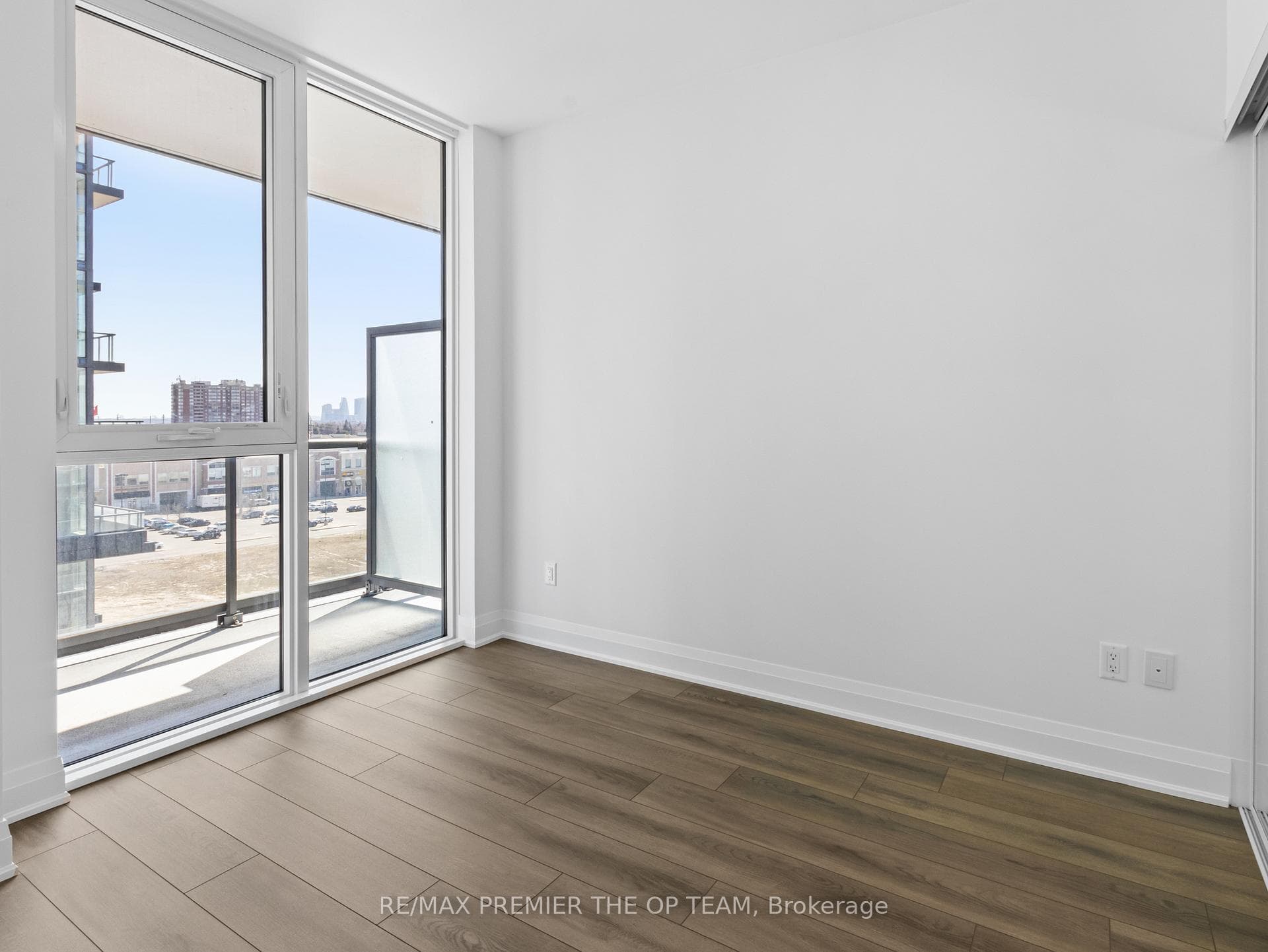 10 Gatineau Drive Unit 817 photo 18