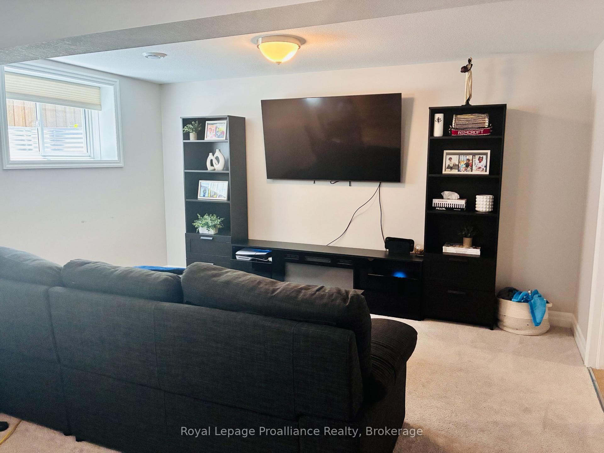 48 Mercedes Drive photo 35