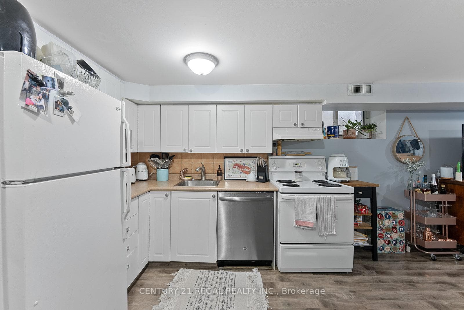 1117 Queen Street Unit Basemnt photo 16