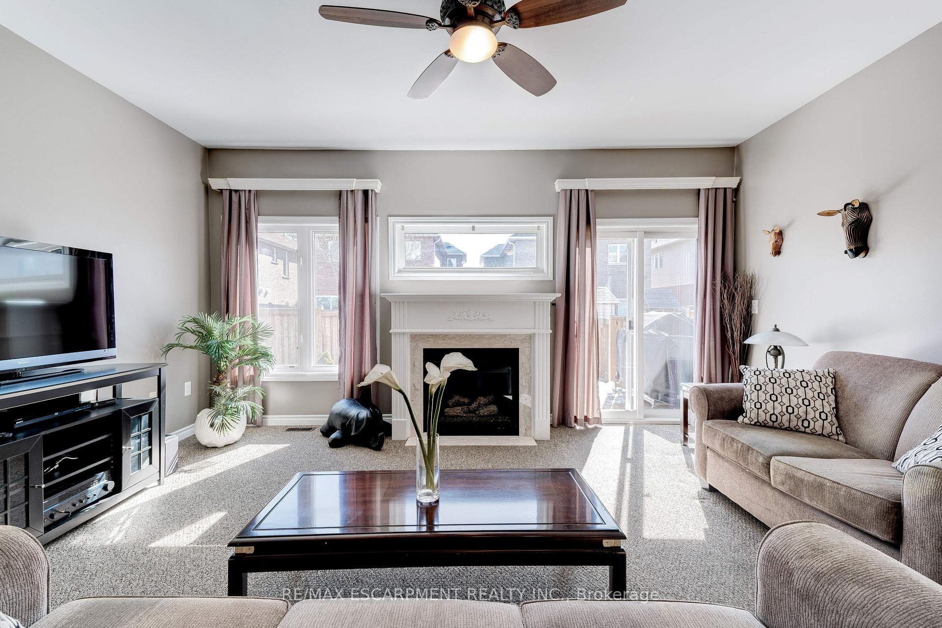 216 Cathcart Crescent photo 11
