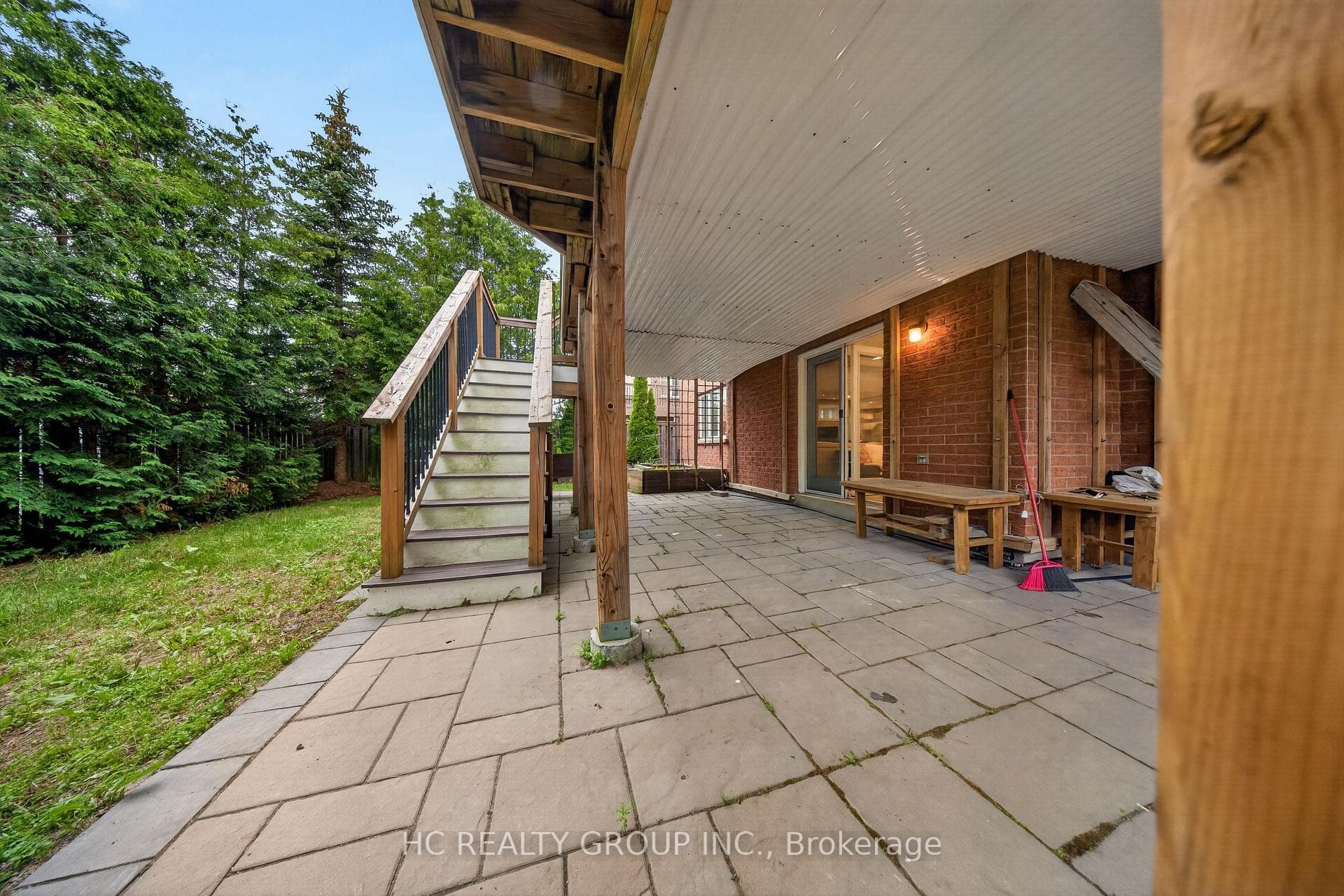 21 Wolf Trail Crescent photo 43