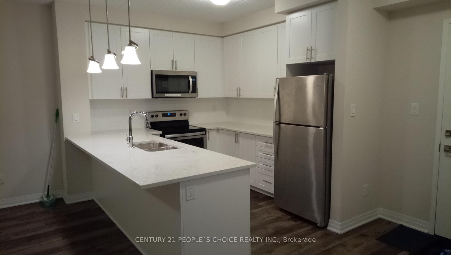 610 Farmstead Drive Unit 212 photo 9