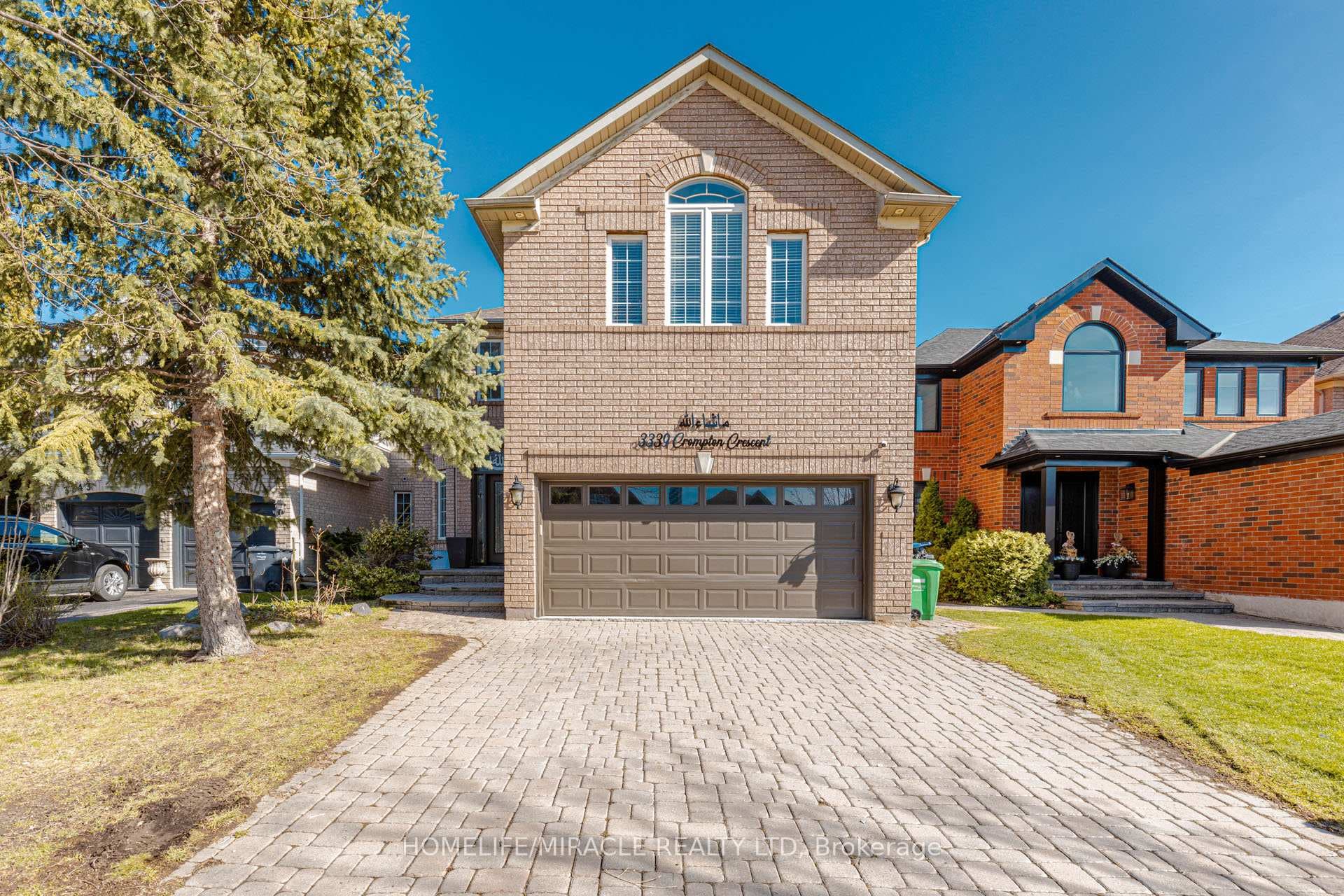 3339 Crompton Crescent photo 1