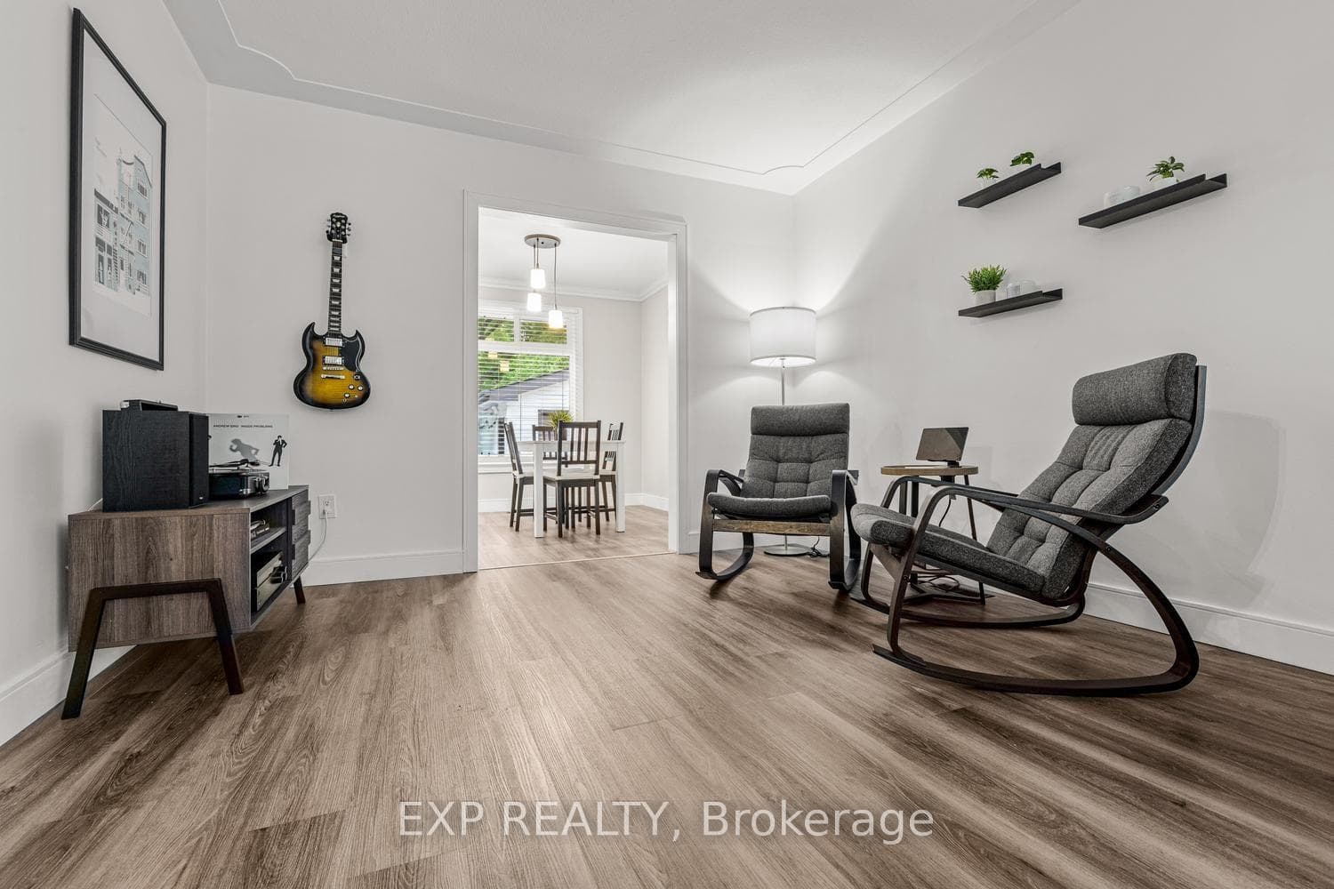577 Dewan Street photo 12