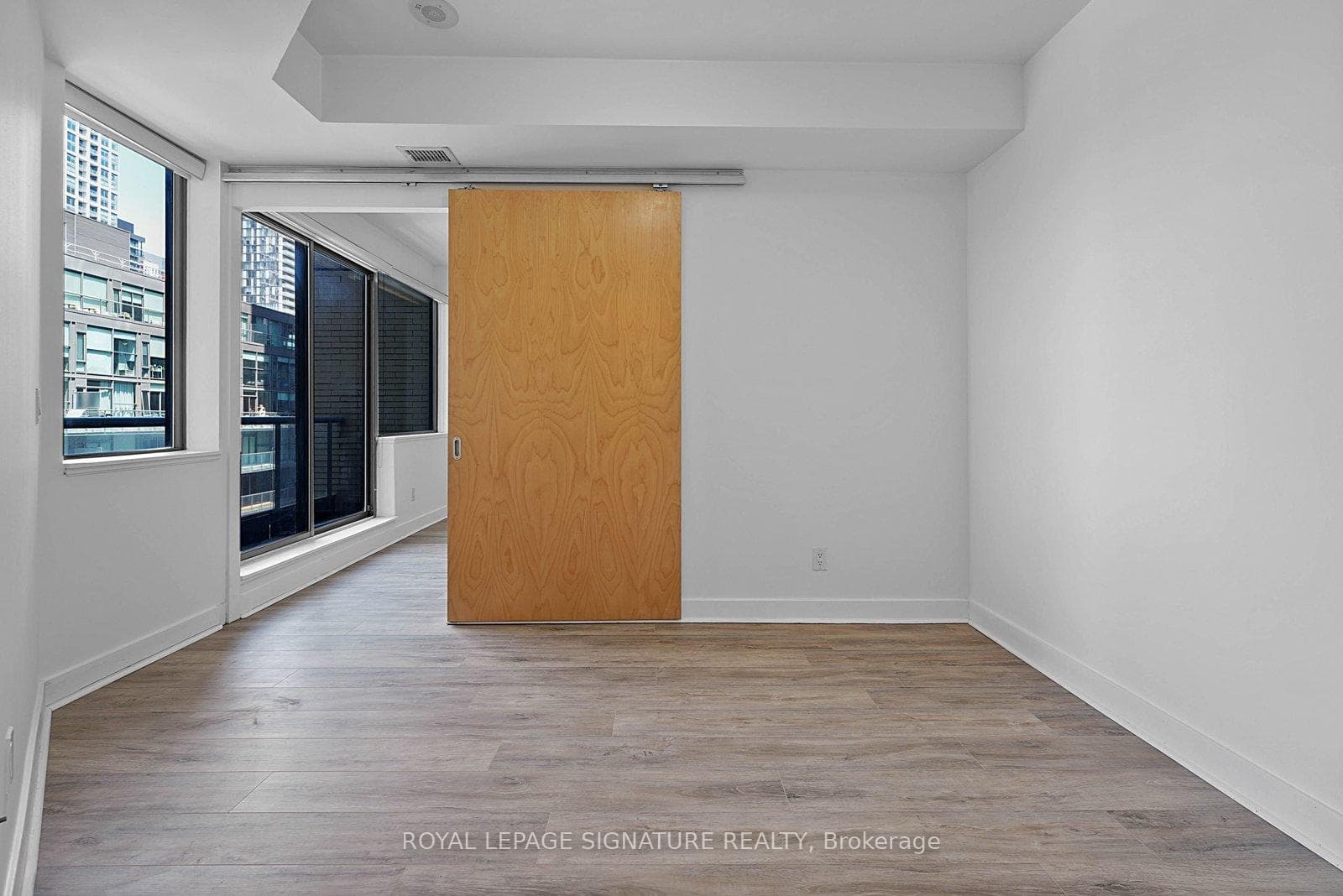 438 King Street Unit 1417 photo 16