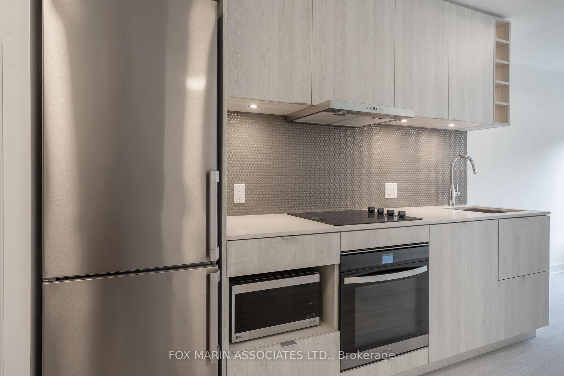 11 Yorkville Avenue Unit 505 photo 3
