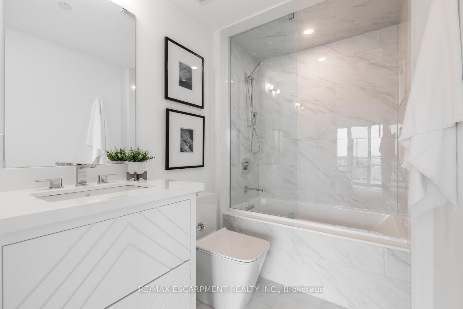2060 Lakeshore Road Unit 1405 photo 30