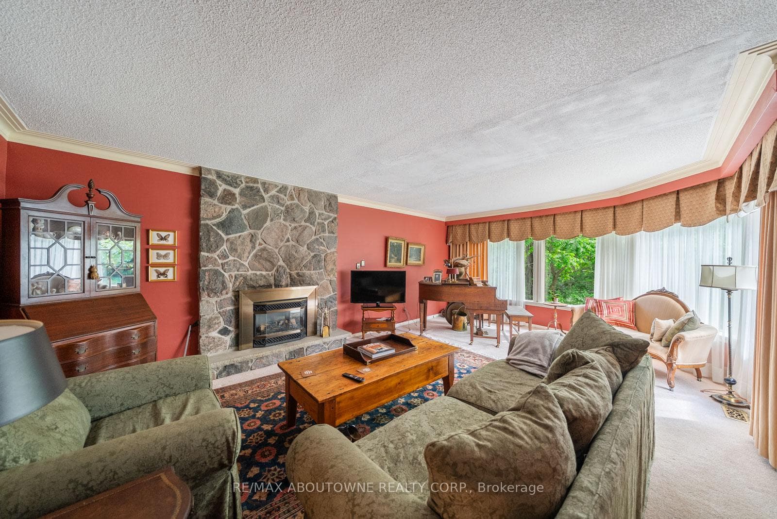142 Abbey Court photo 27