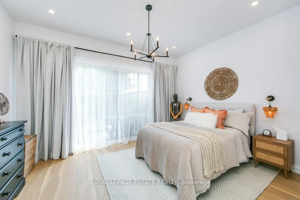 25 Herbert Avenue photo 21