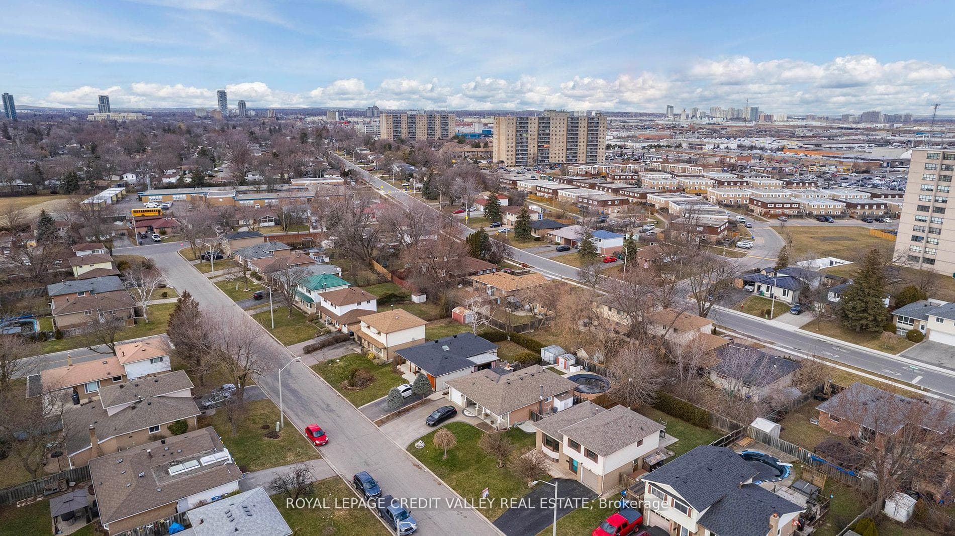 13 Castlemore Drive photo 32