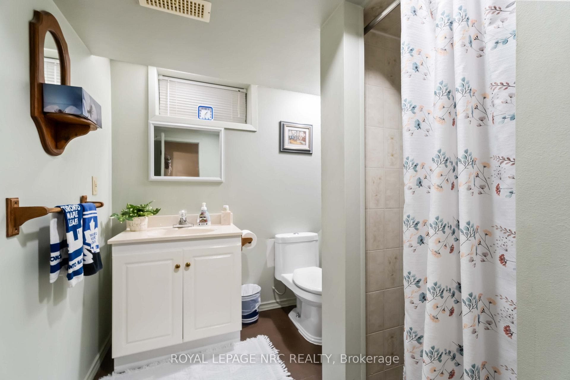 6970 Whitman Avenue photo 31