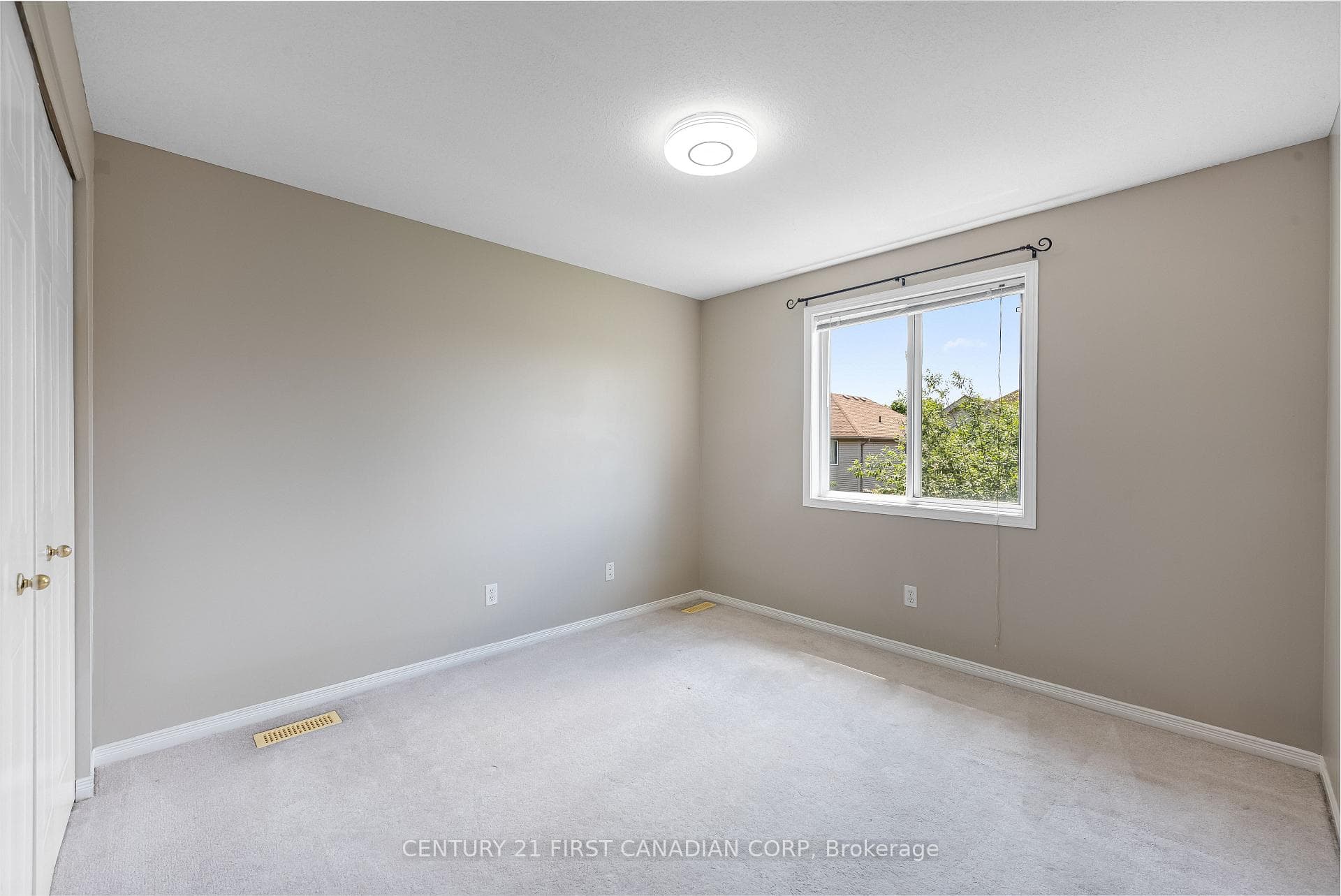 880 BLACKSMITH Street photo 26