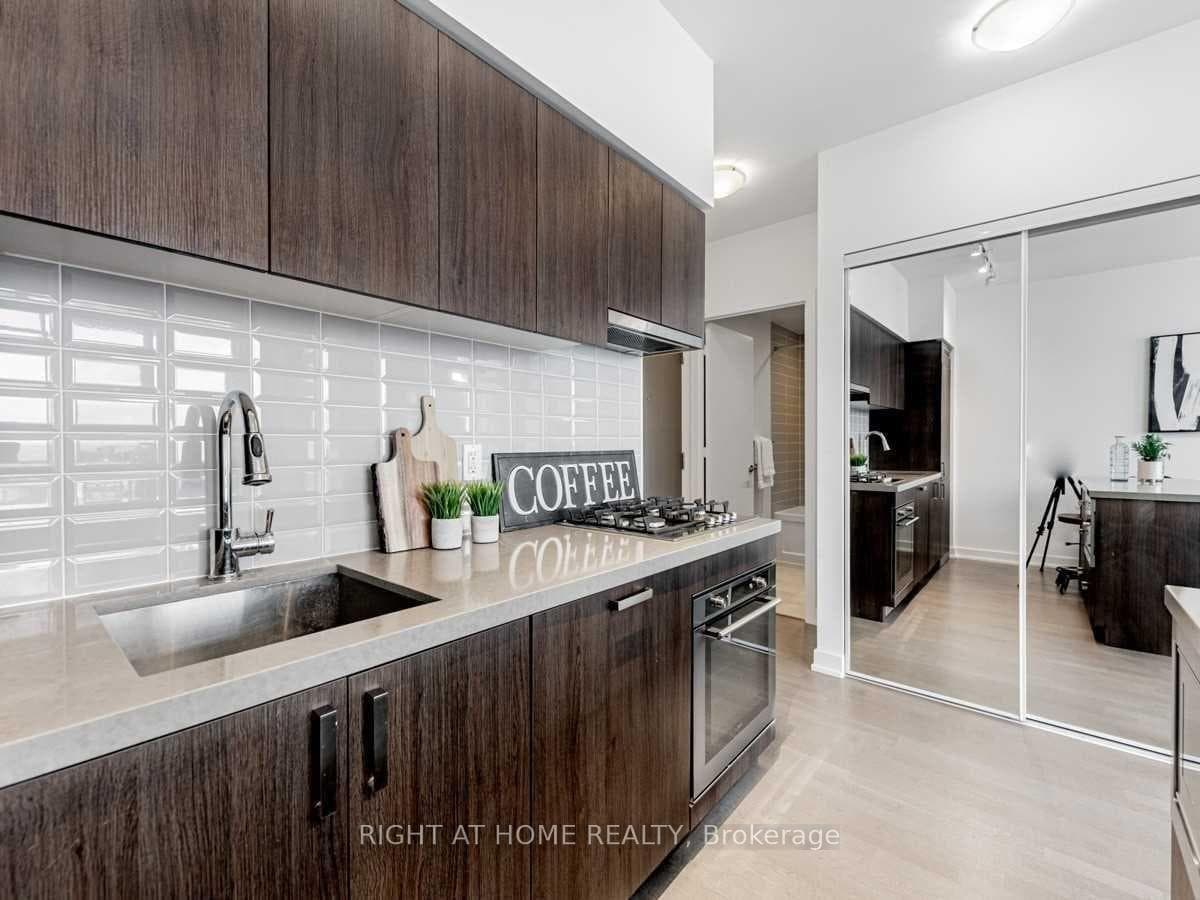 501 St Clair Avenue Unit 1710 photo 9