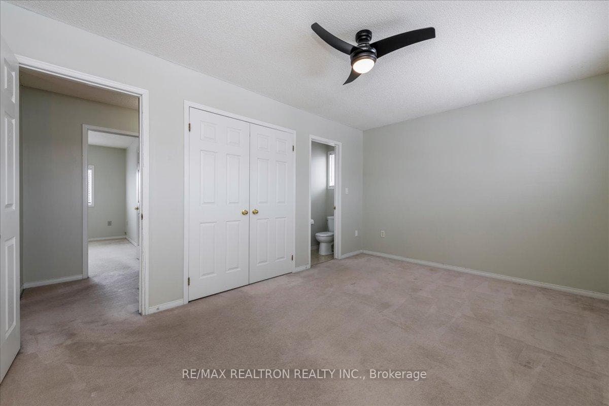 17 Timothy Lane photo 11