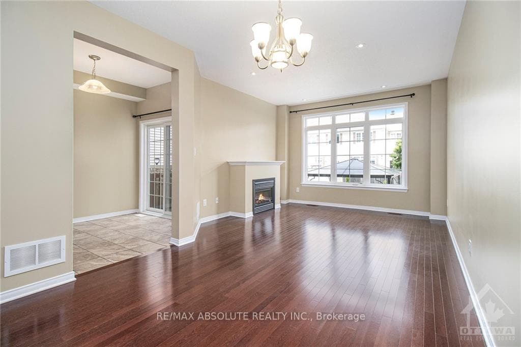 492 DUNDONALD Drive photo 6