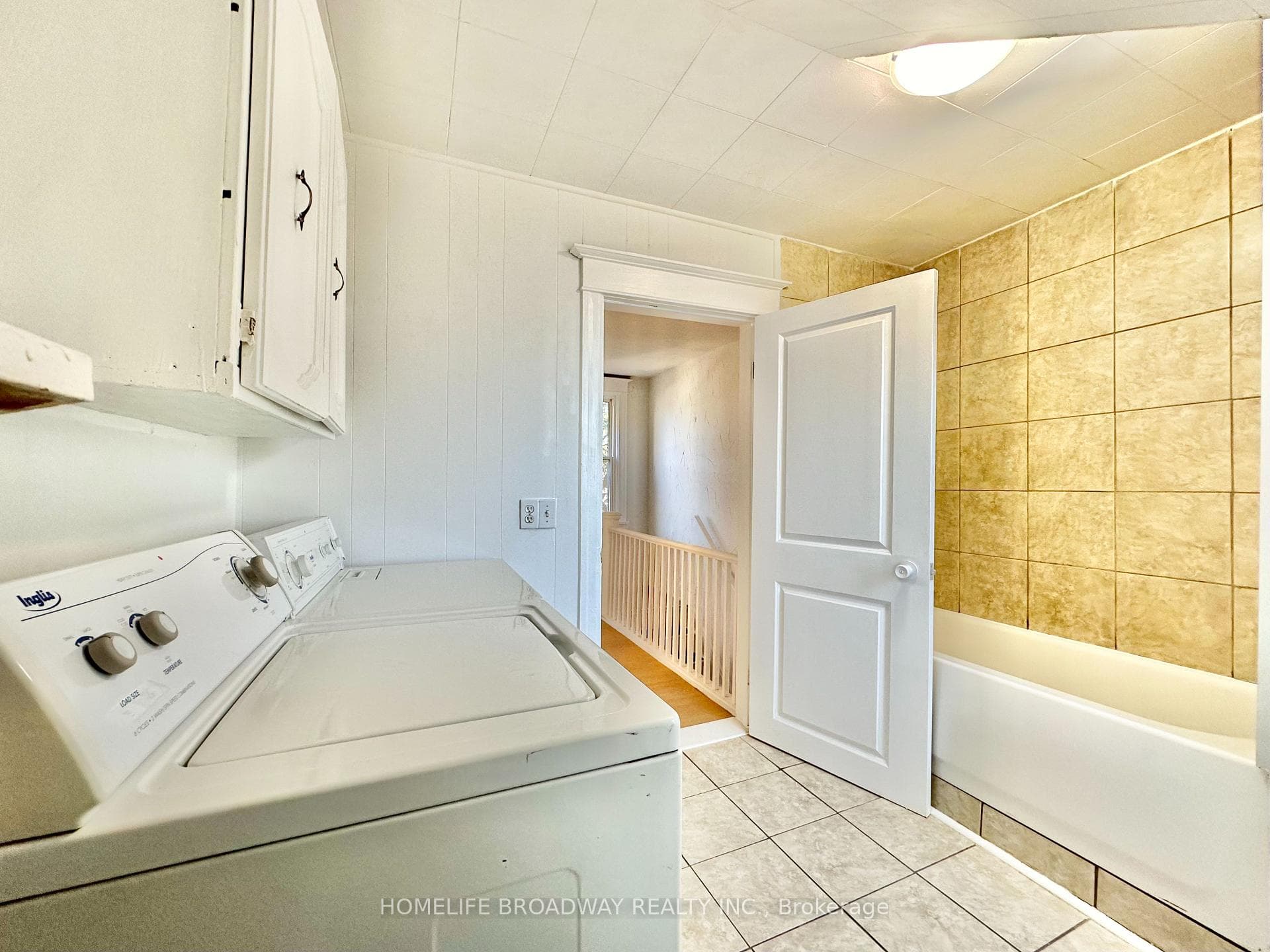 Bathtub/shower