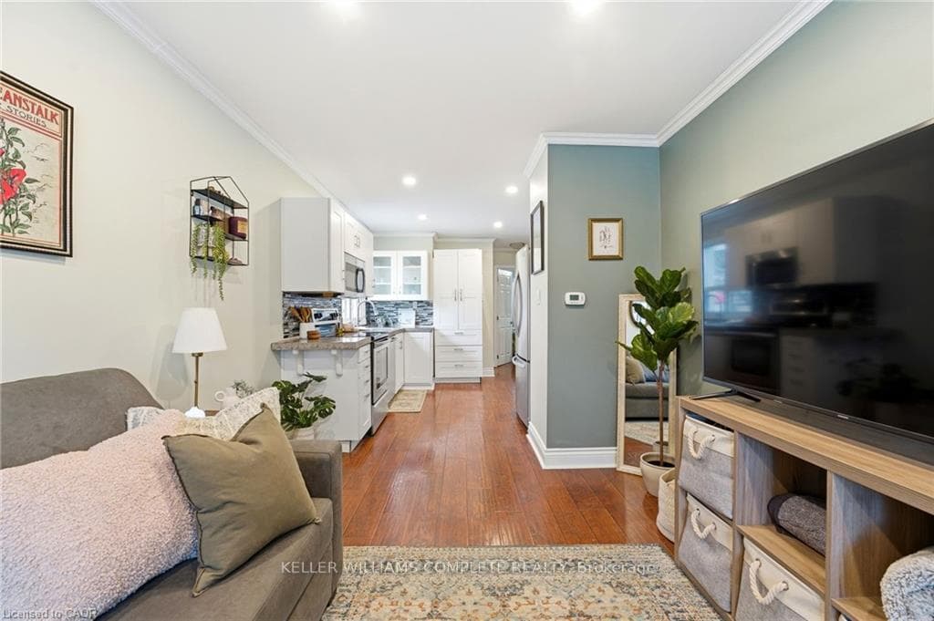 547 COCHRANE Road photo 4