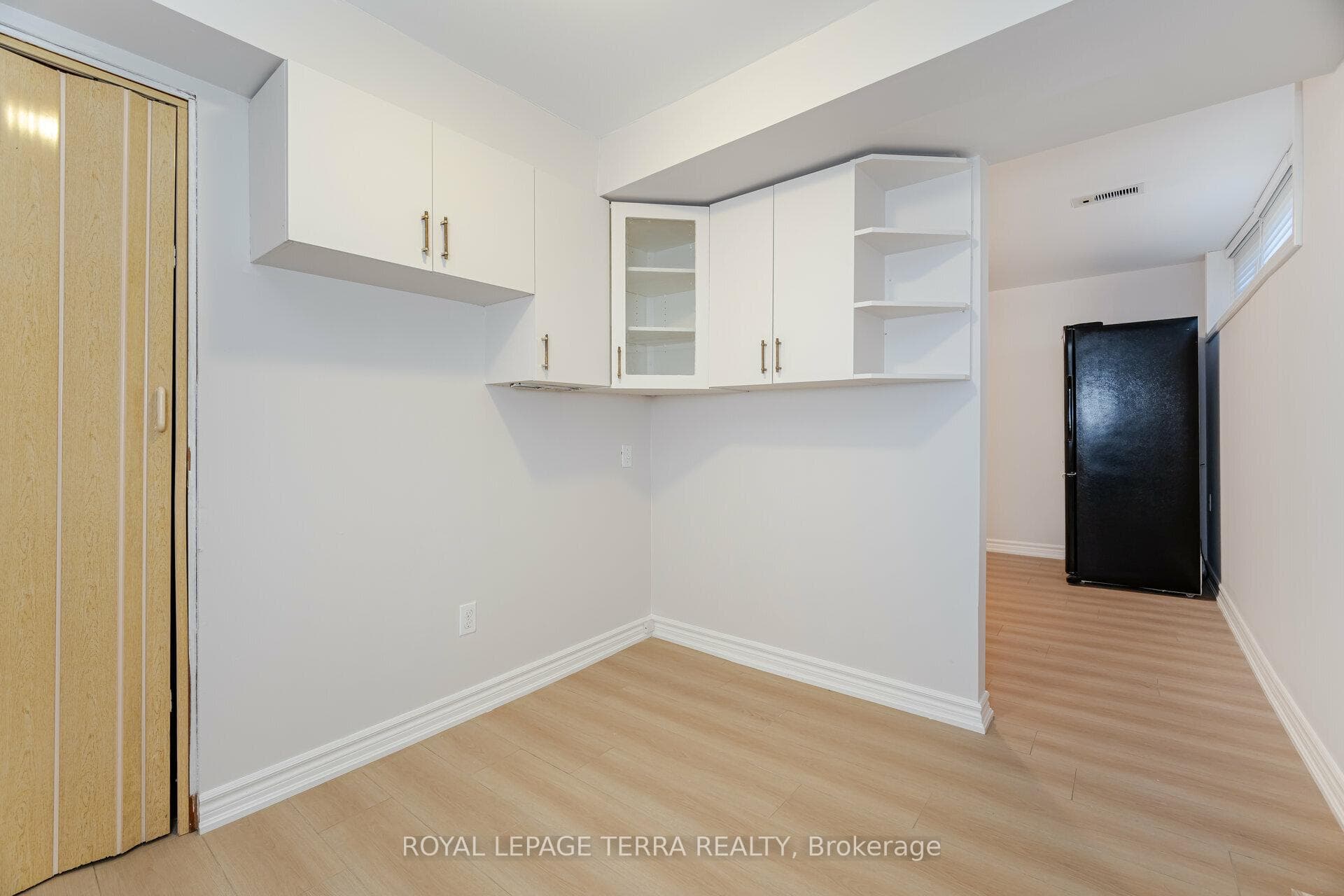 114 Milford Haven Drive photo 33