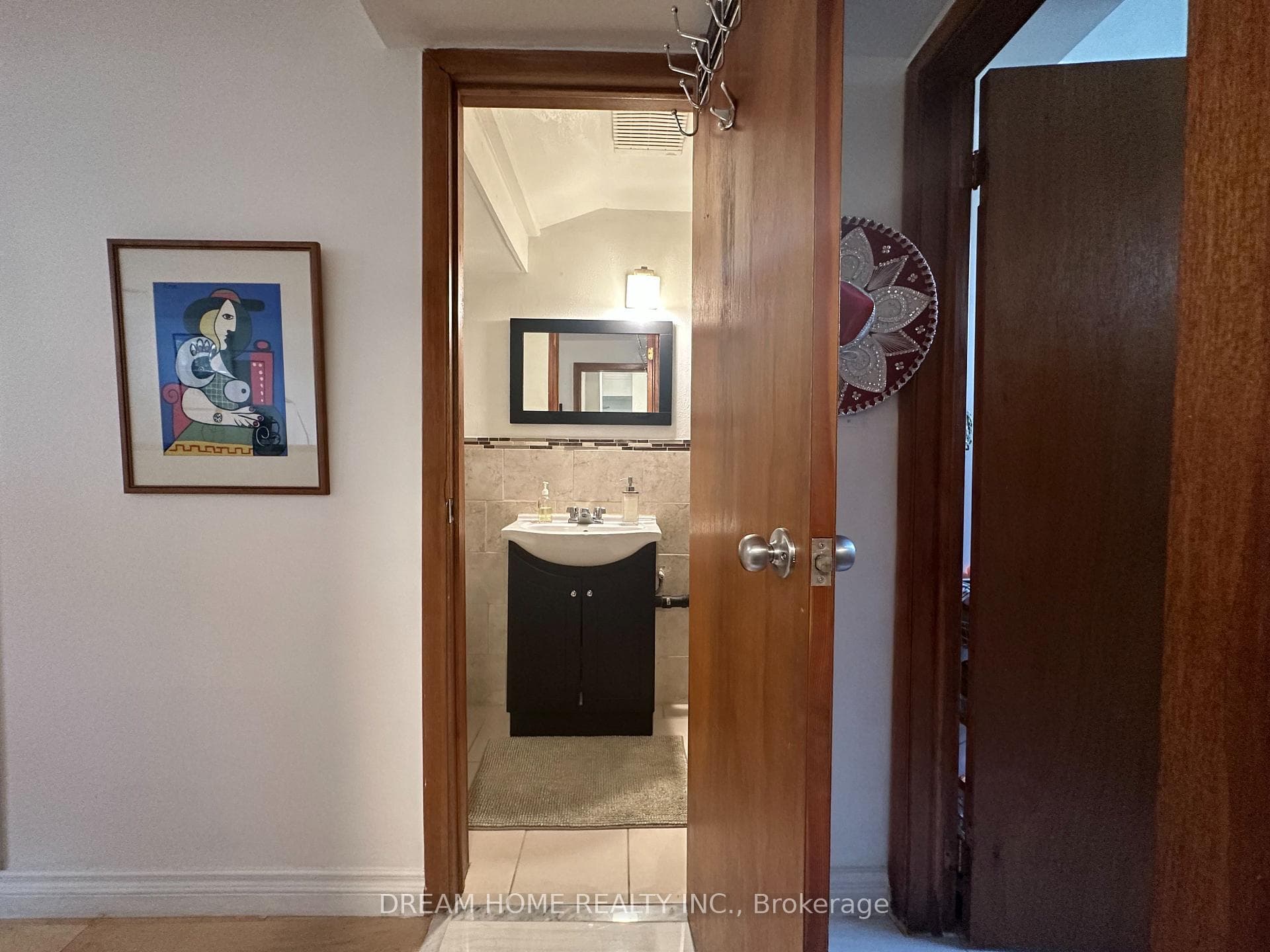 78 Holcolm Road Unit Bsm photo 9