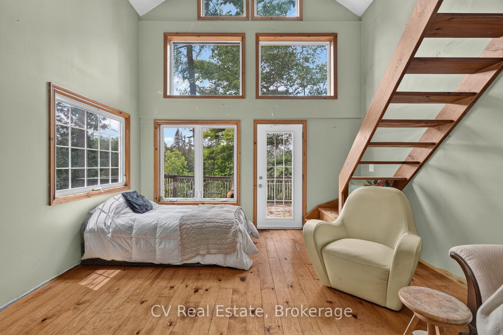 625 Chetwynd Road photo 22