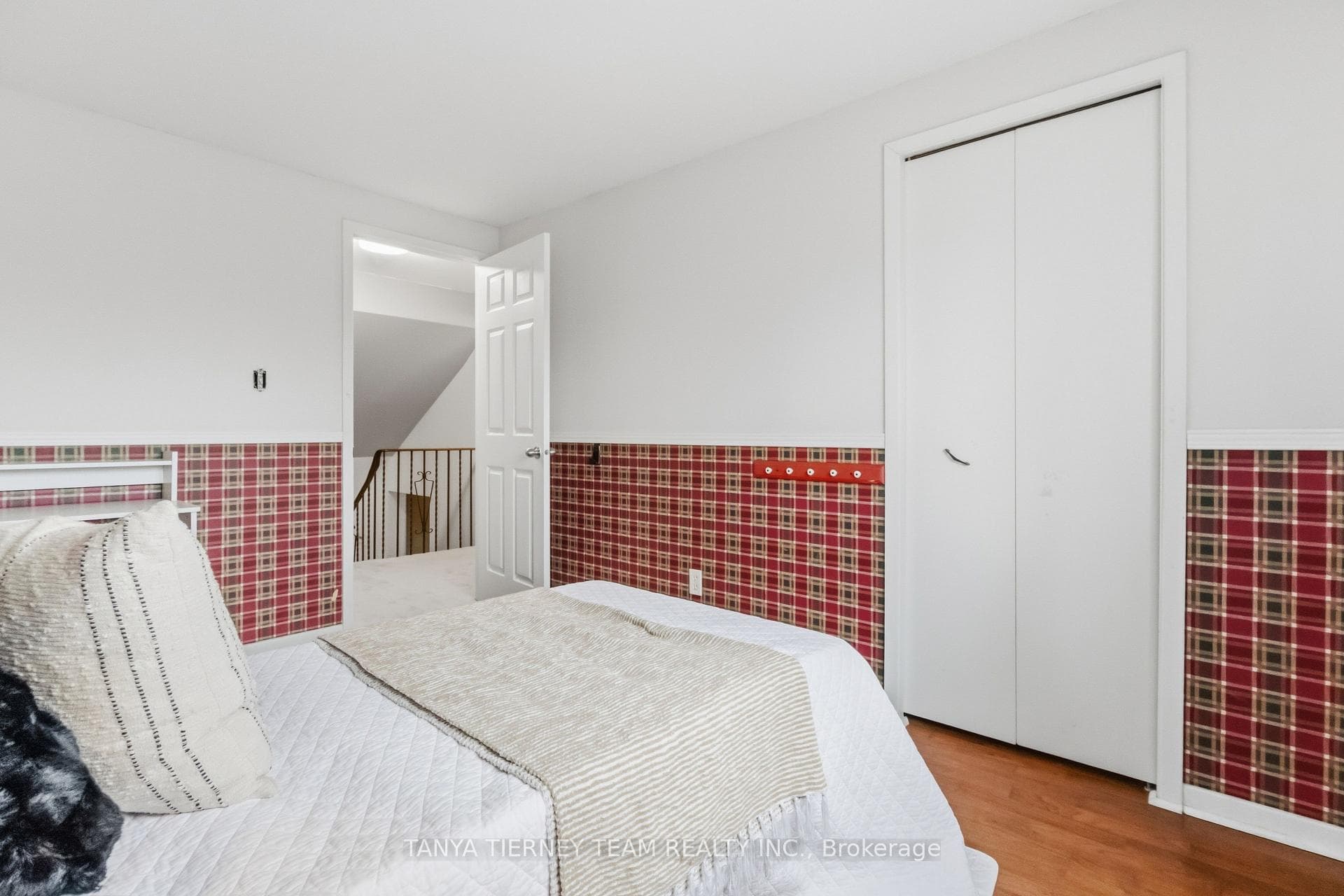 6 Gershwin Court photo 35