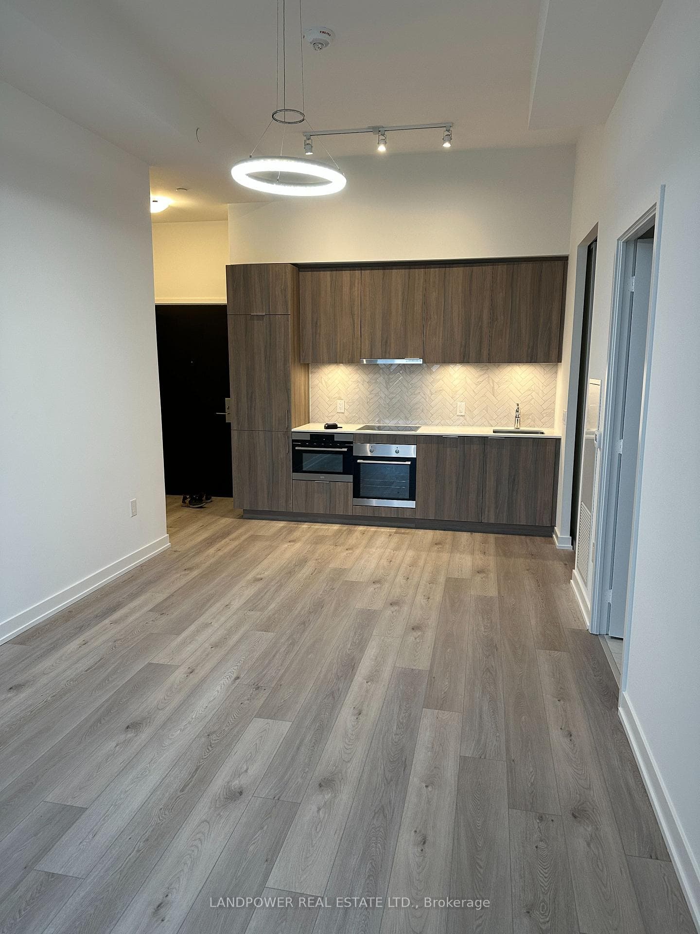 158 Front Street Unit 1312 photo 3