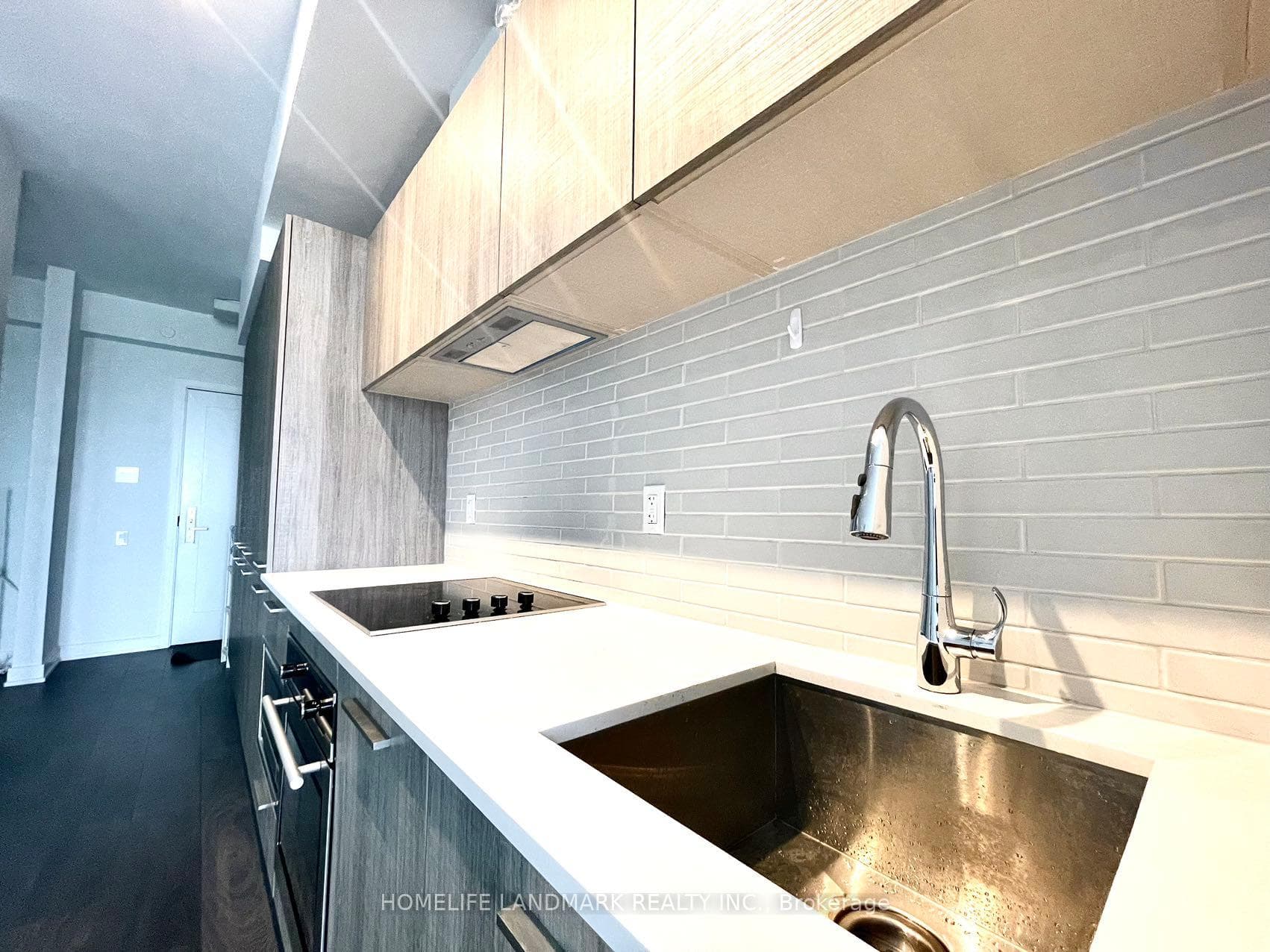 3 Gloucester Street Unit 1812 photo 8